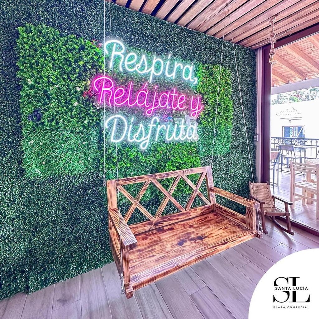 La Pasadita Marisqueria image 10