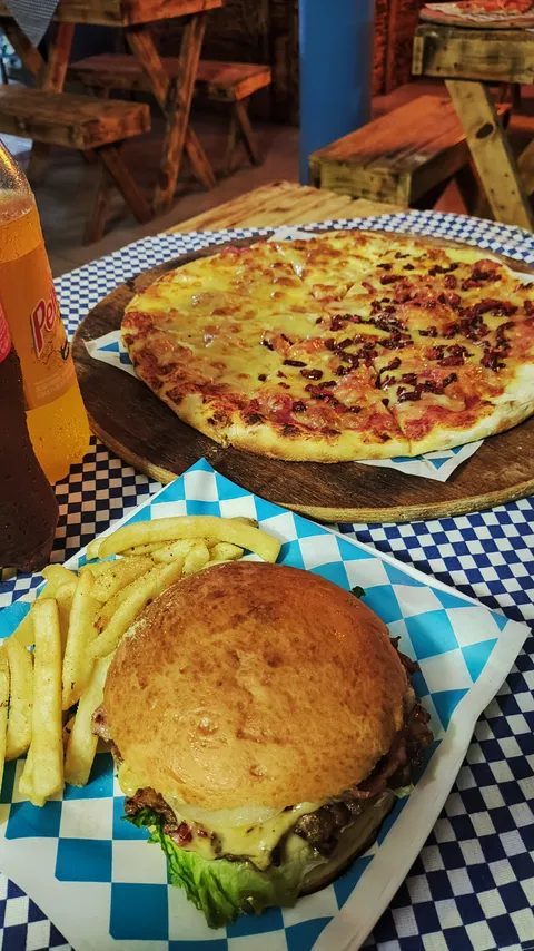 Roof 80 "Pizzas & Algo Más" image 1
