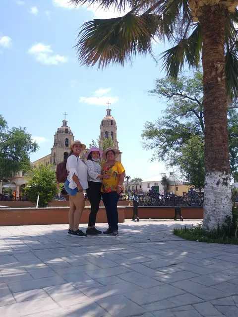 Los Tres image 4