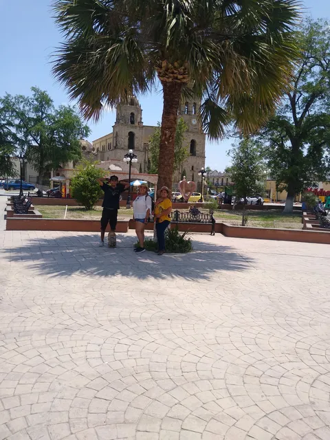 Los Tres image 5