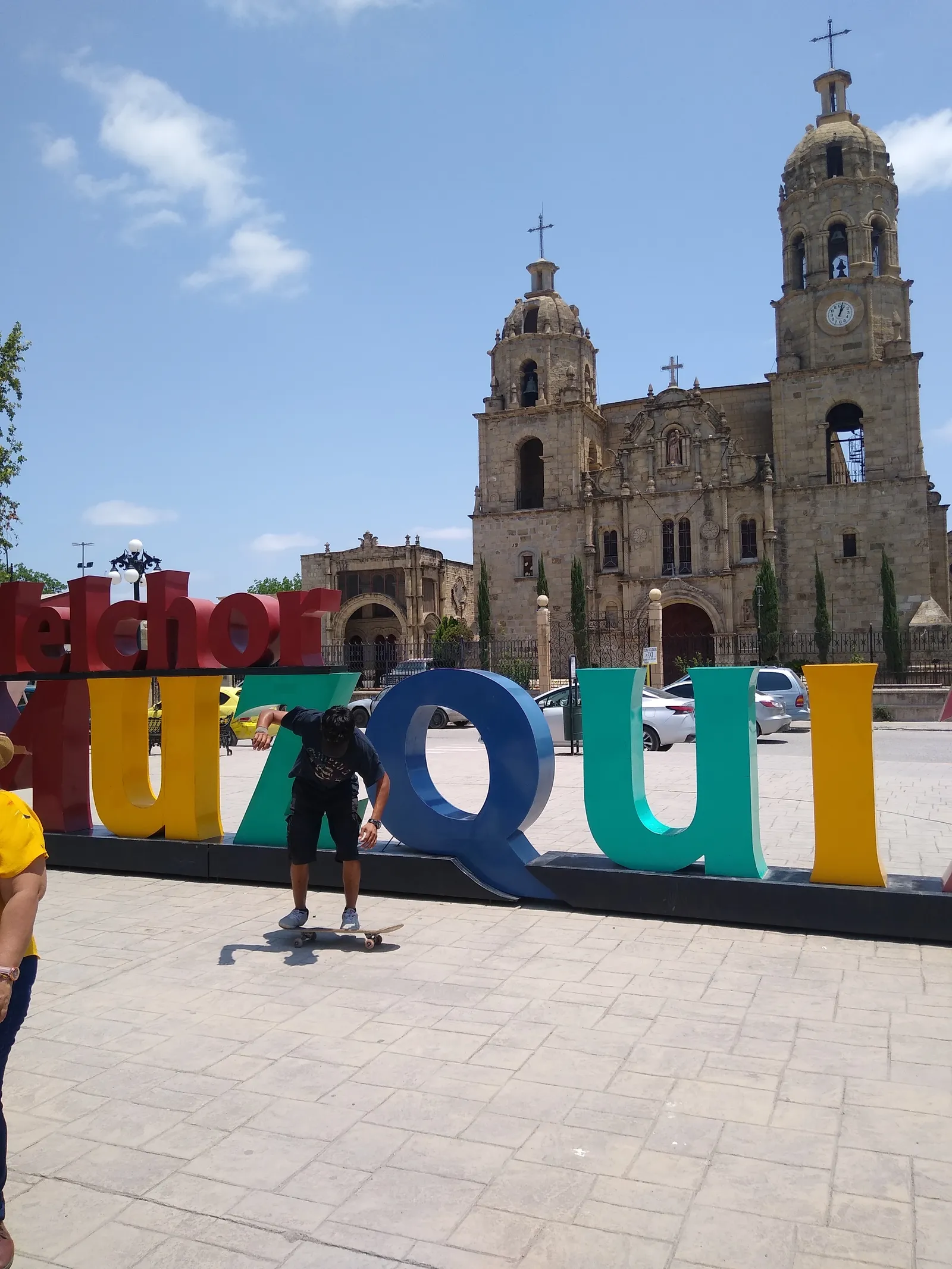 Los Tres image 10