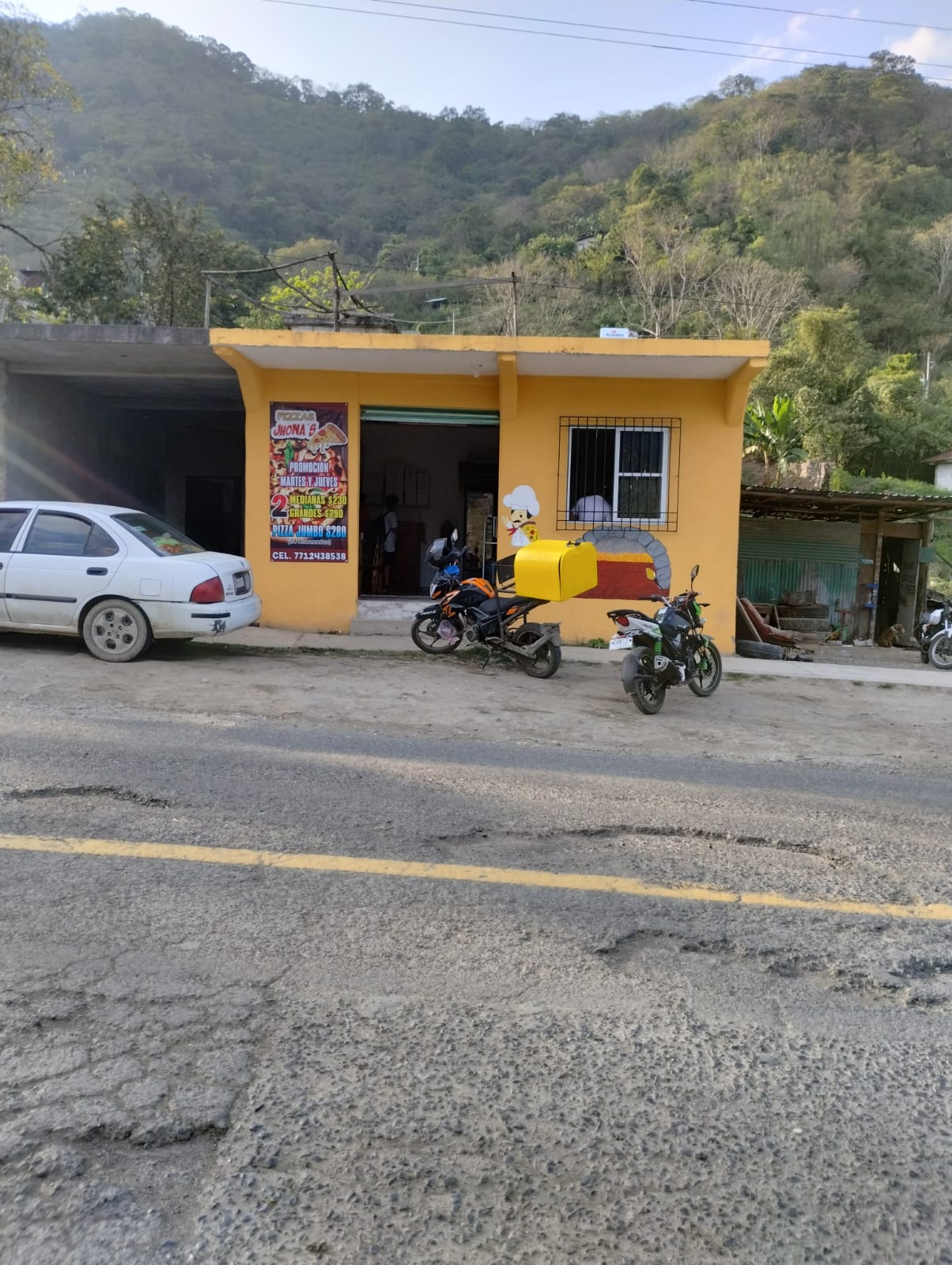 Jhona's Pizza image 4