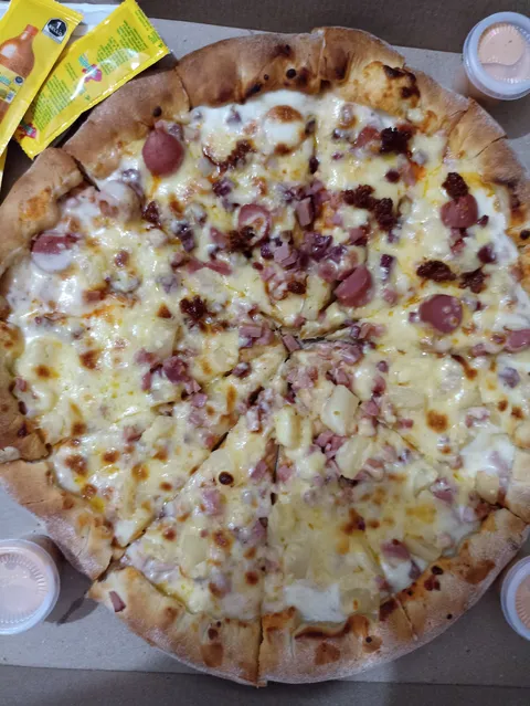 Jhona's Pizza image 5