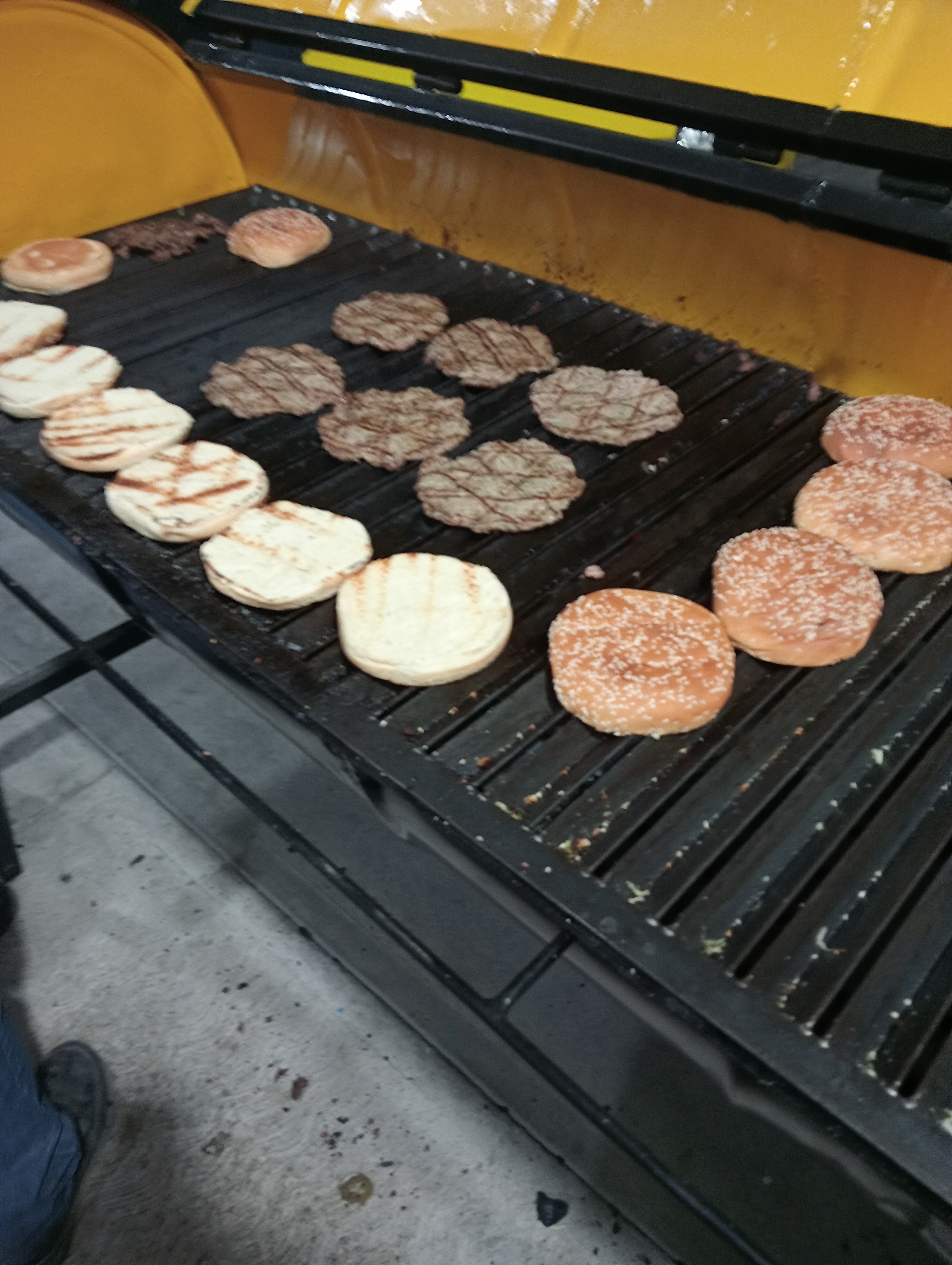 Hamburguesas Al Carbon DAHIR image 2