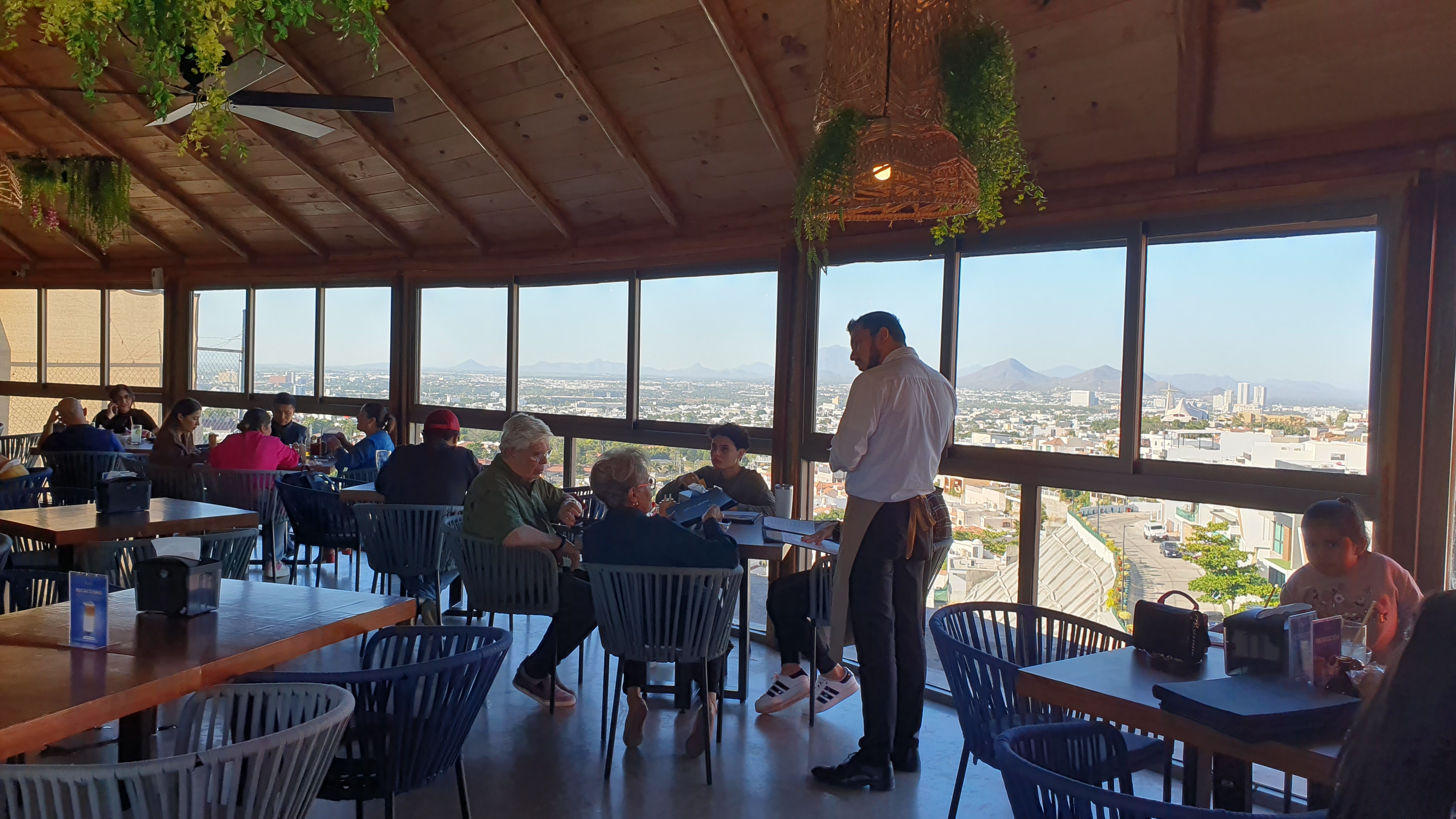 Benditos Restaurant Bar image 8