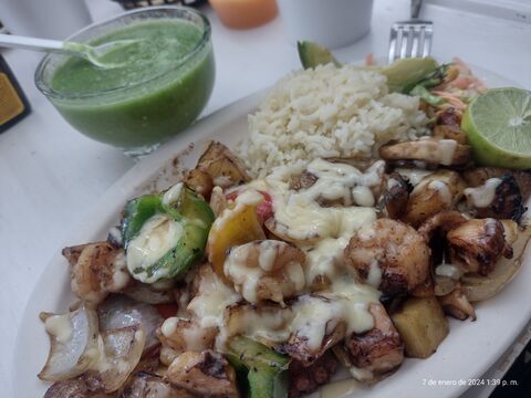 Mariscos Tiburon 2 image 3