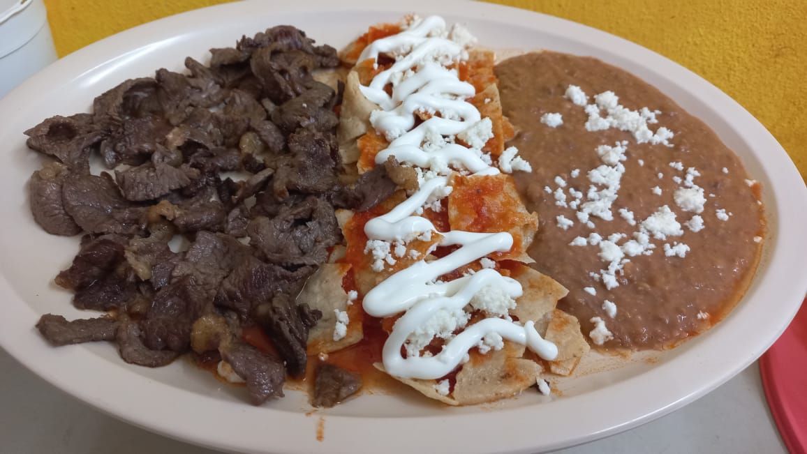 Restaurant ROBLES image 4