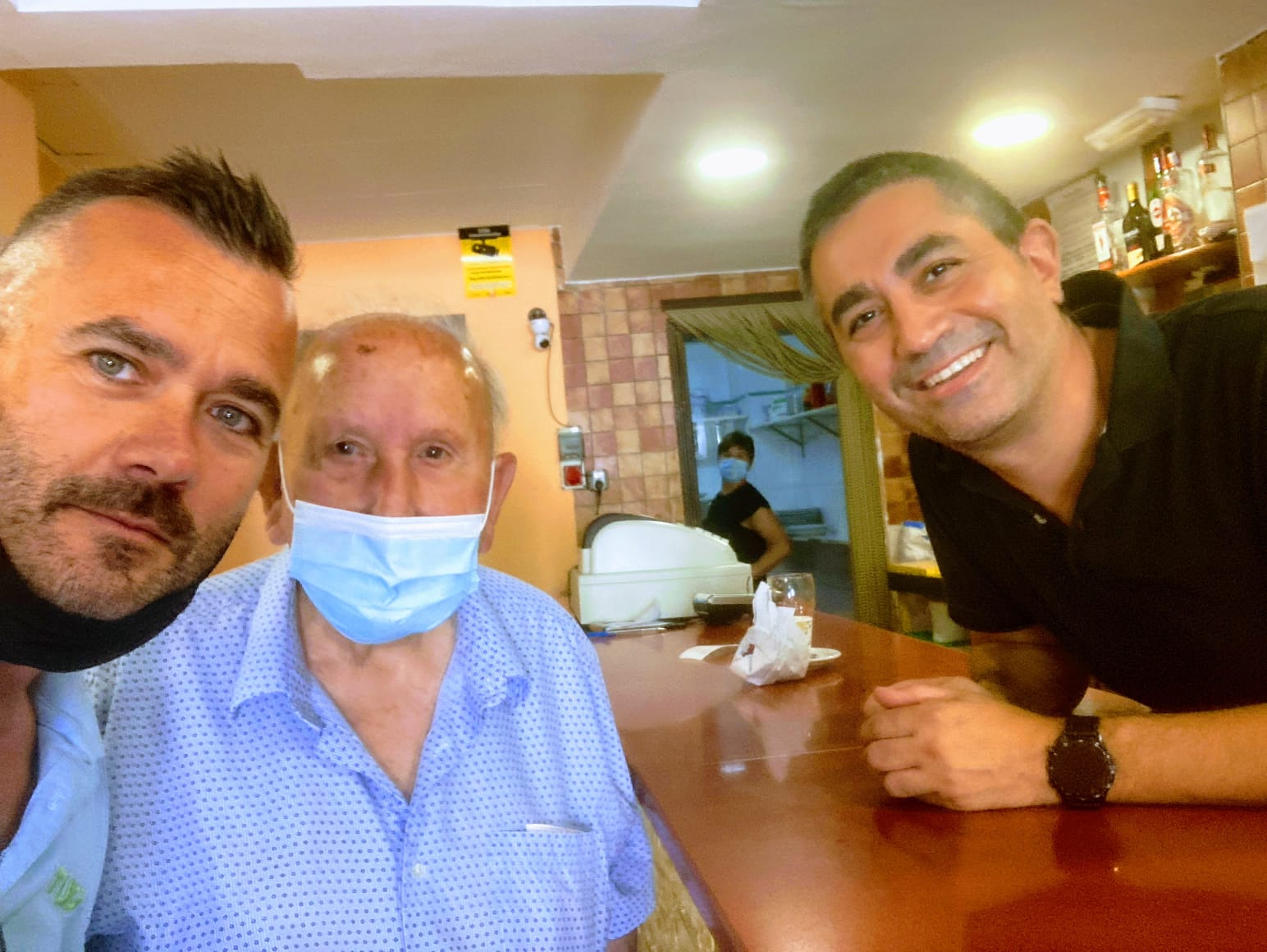 RESTAURANTE DE MARISCOS "LOS CHARALES" image 2