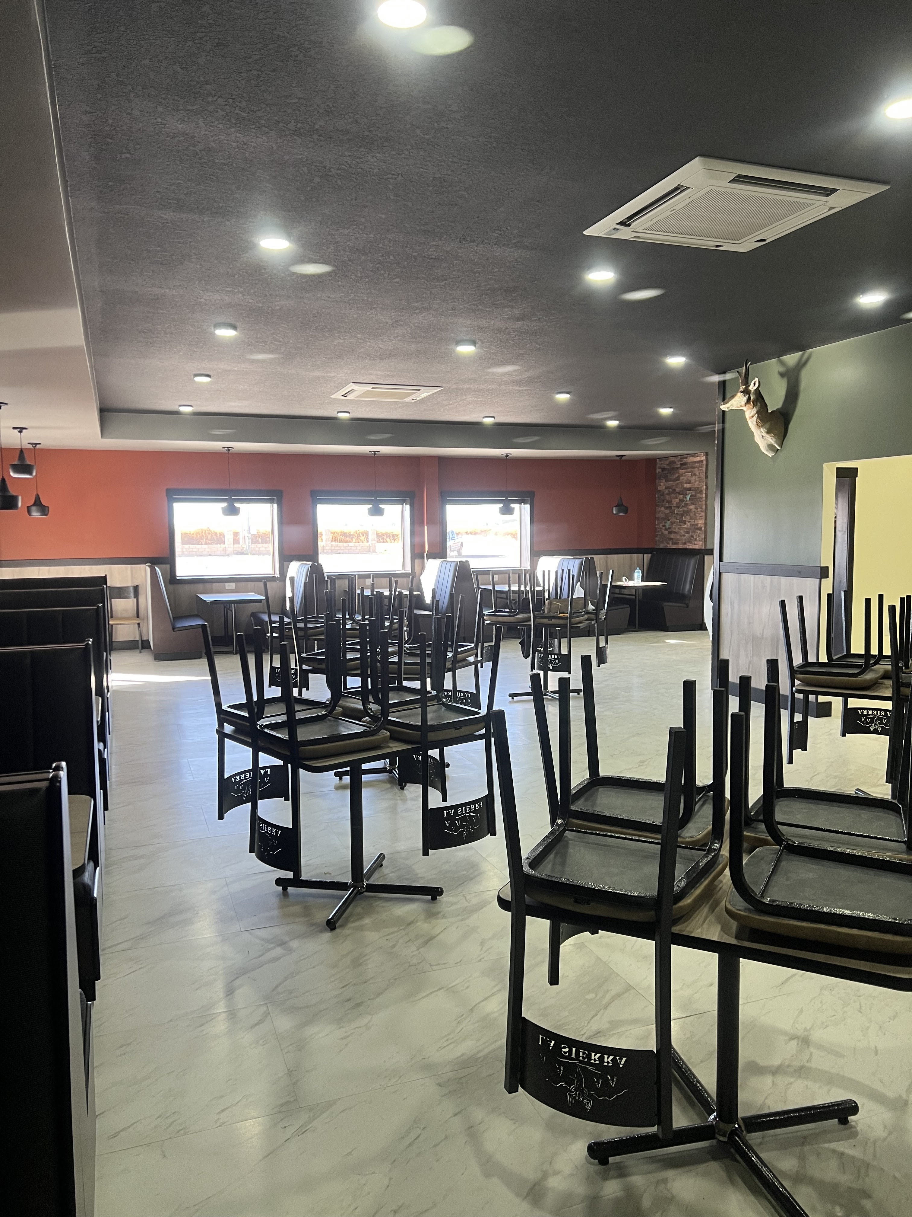 Pizzería la sierra image 1