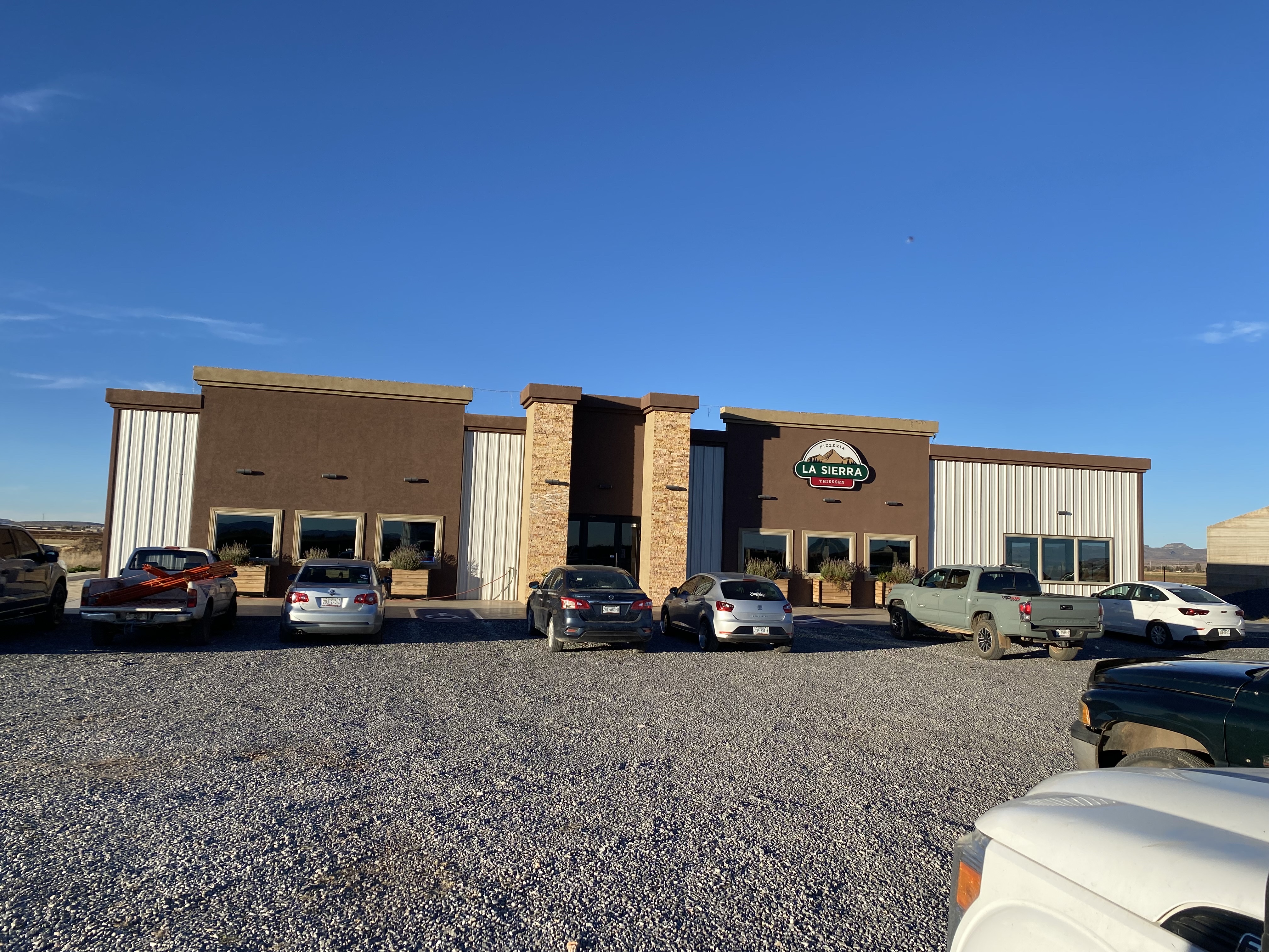 Pizzería la sierra image 3