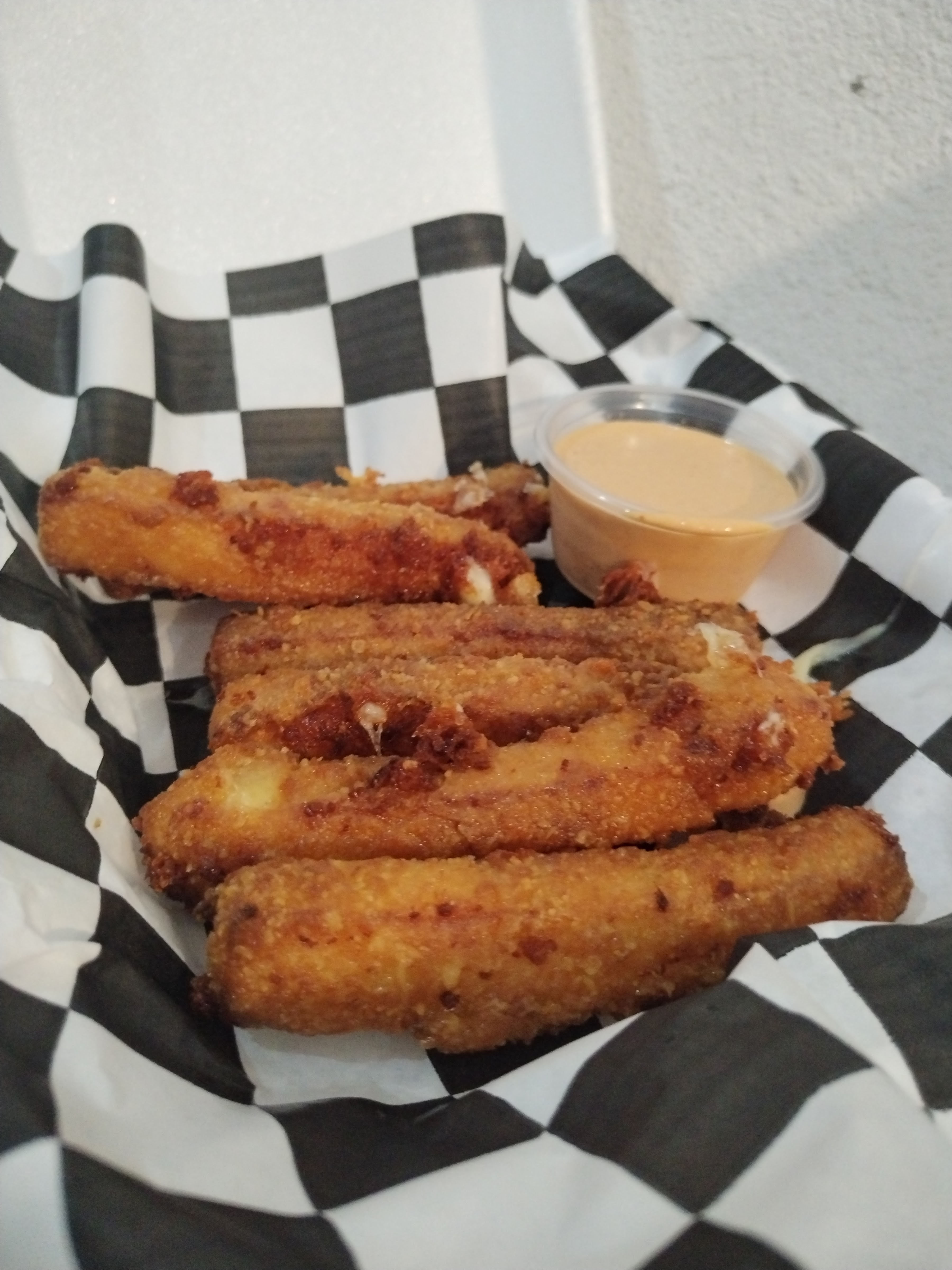 Cielo y Tierra Wings & Boneless image 1