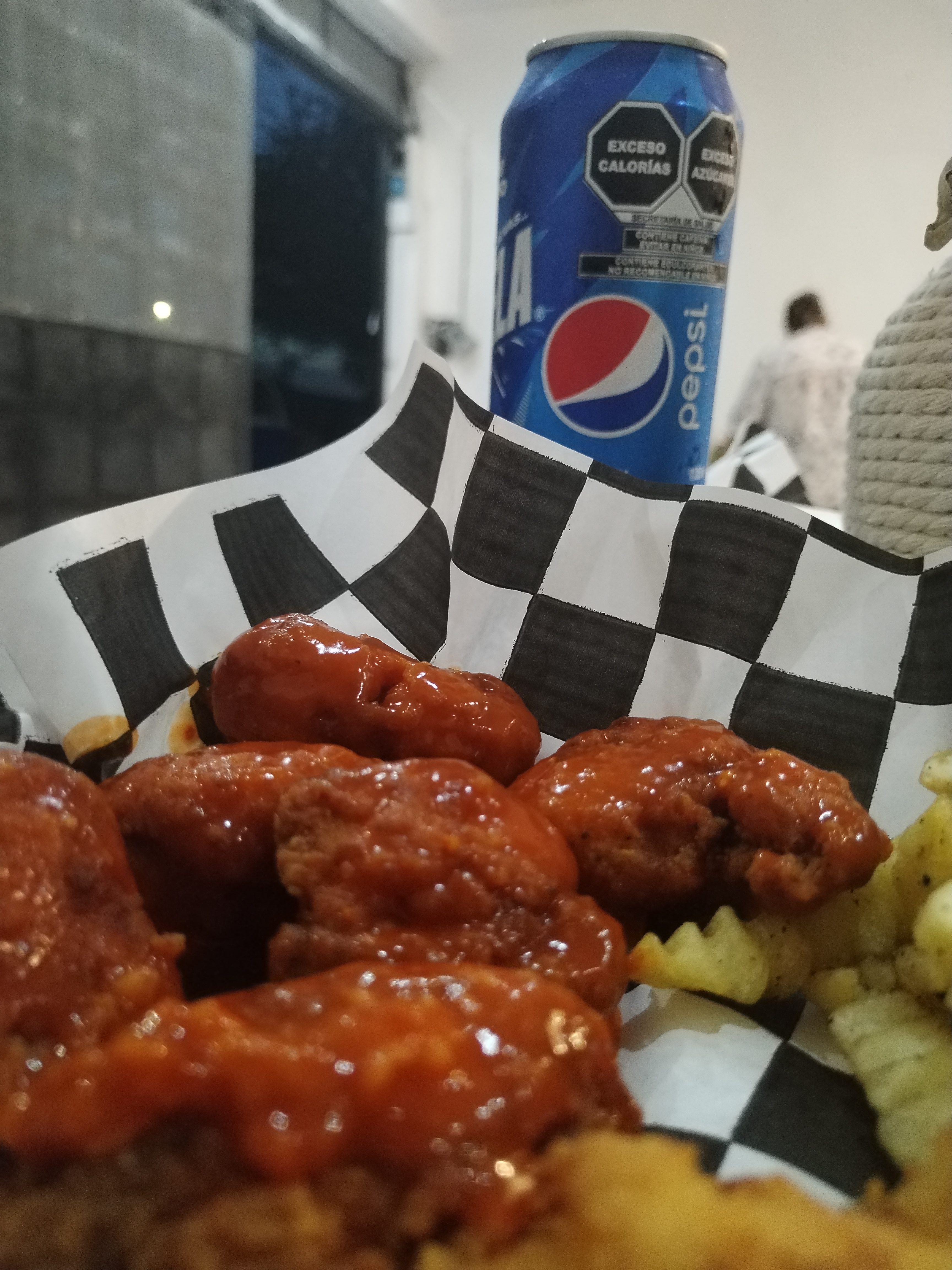 Cielo y Tierra Wings & Boneless image 2