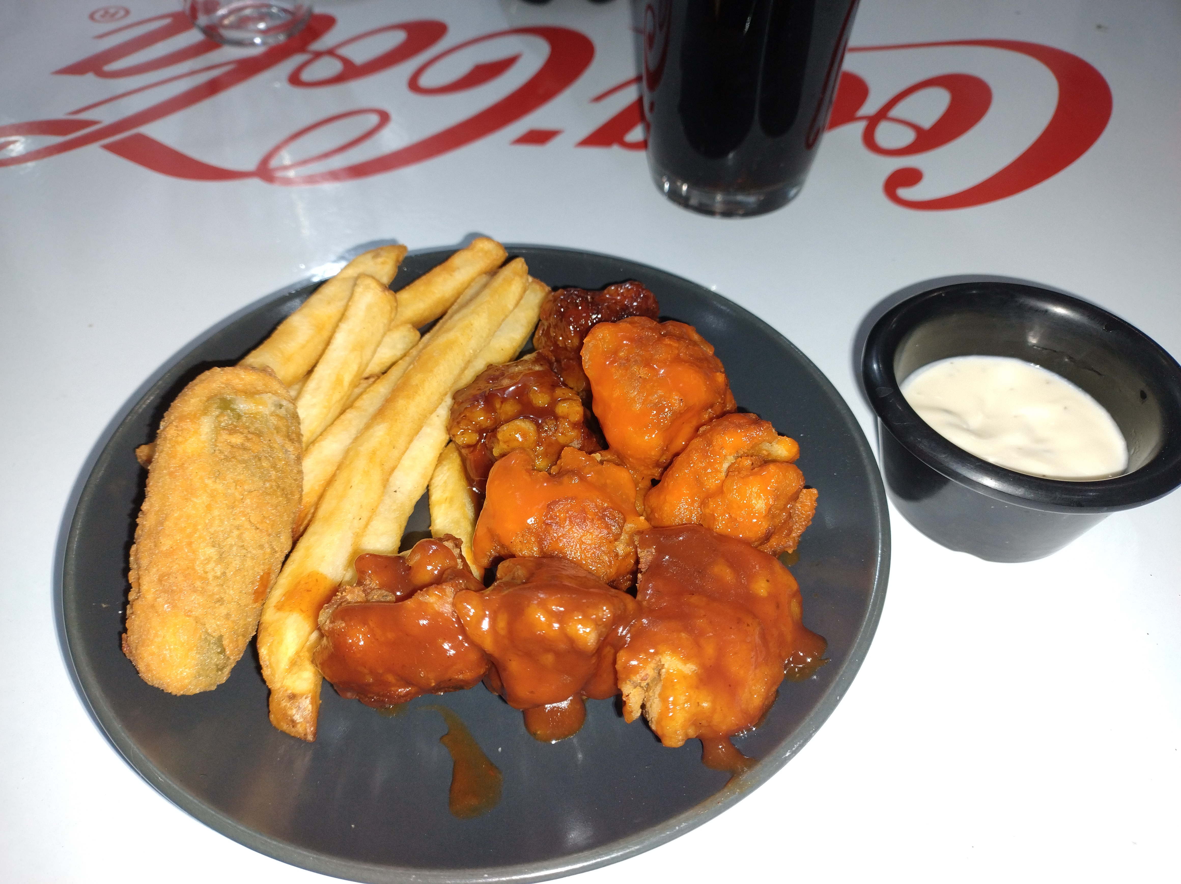Cielo y Tierra Wings & Boneless image 4