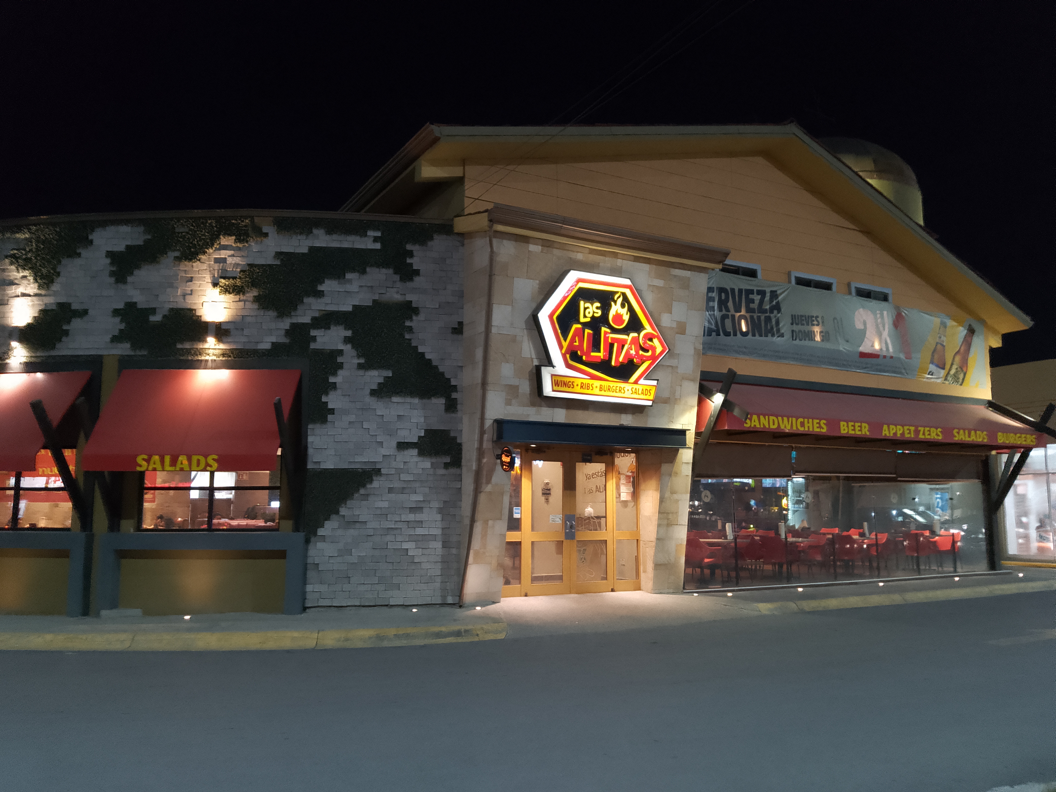 Las Alitas Concordia image 6