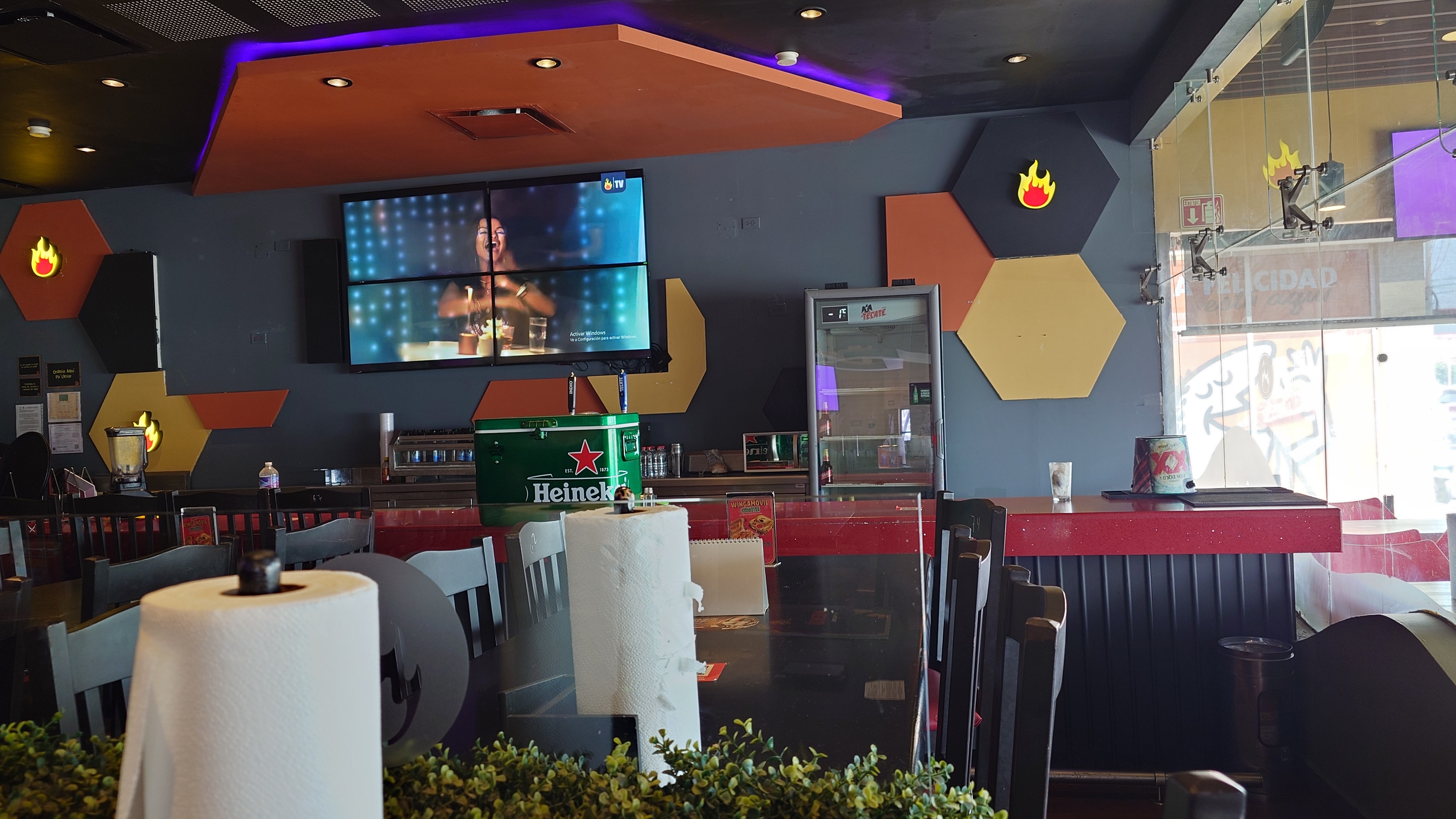 Las Alitas Concordia image 9