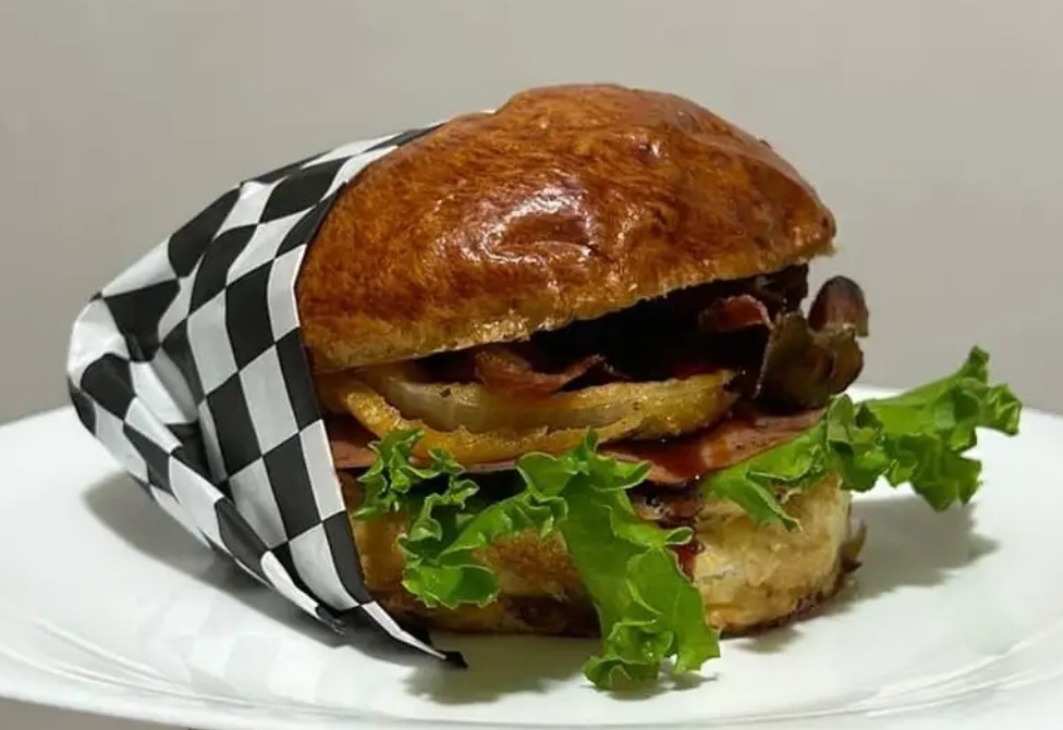 Ari's Burger image 1