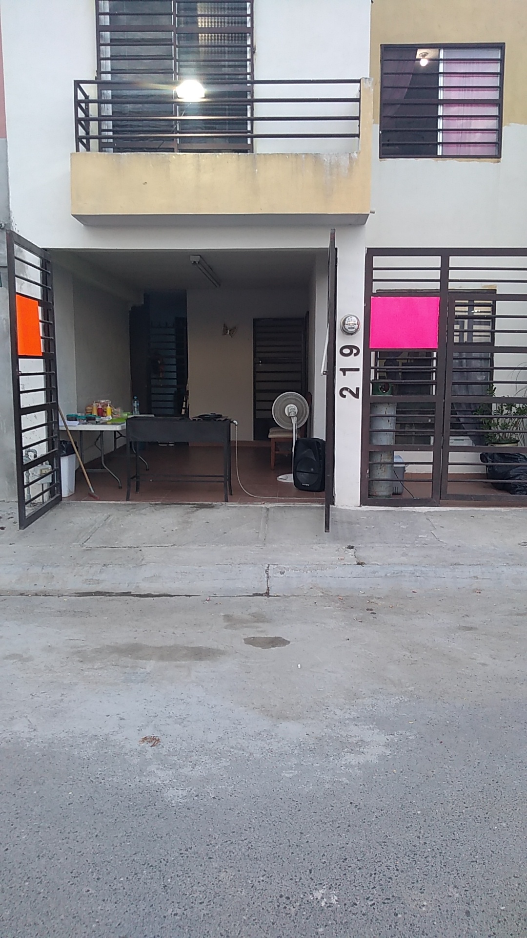 Ari's Burger image 4