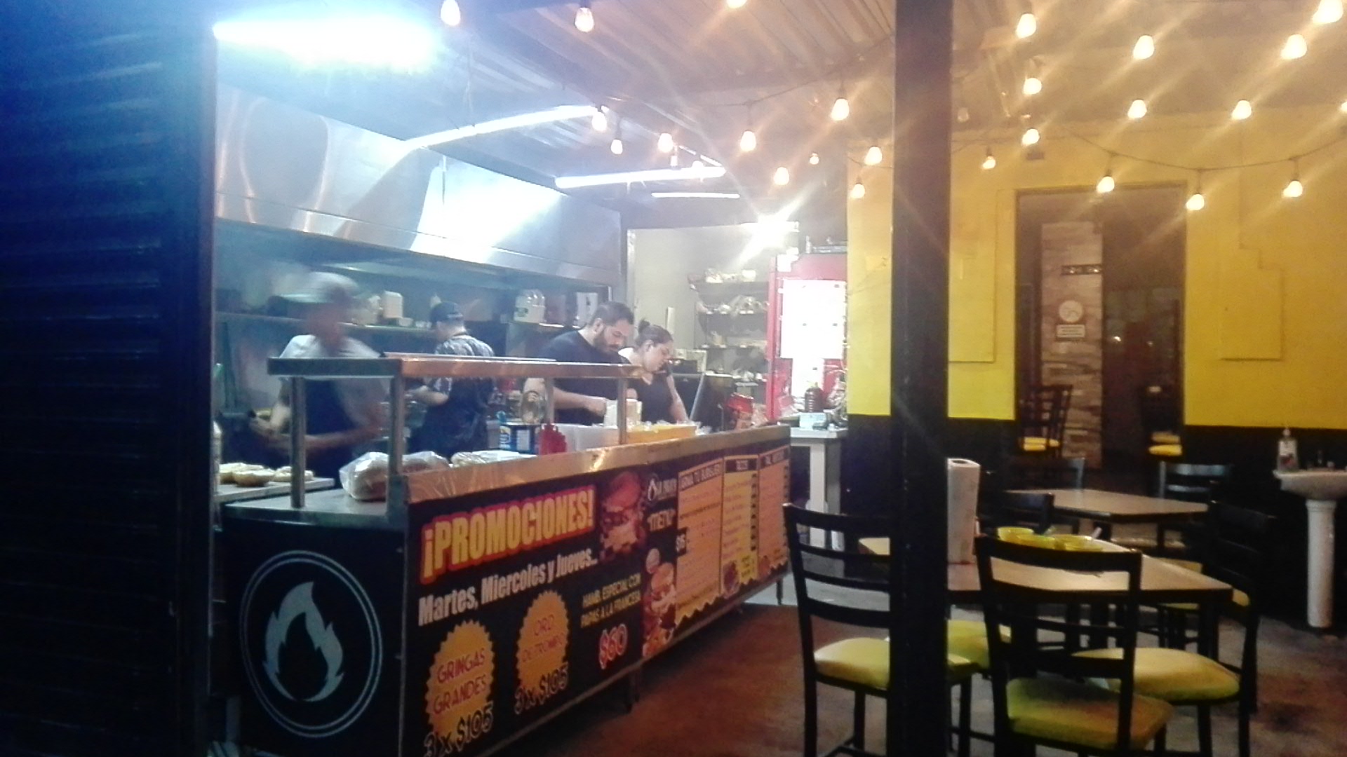 La Fogata burger's & wings image 10