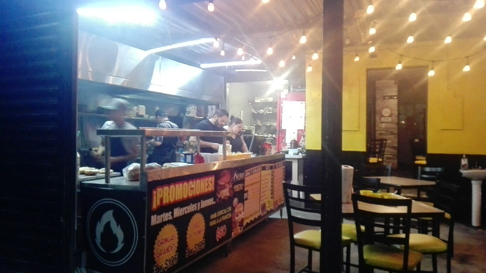 La Fogata burger's & wings image 10