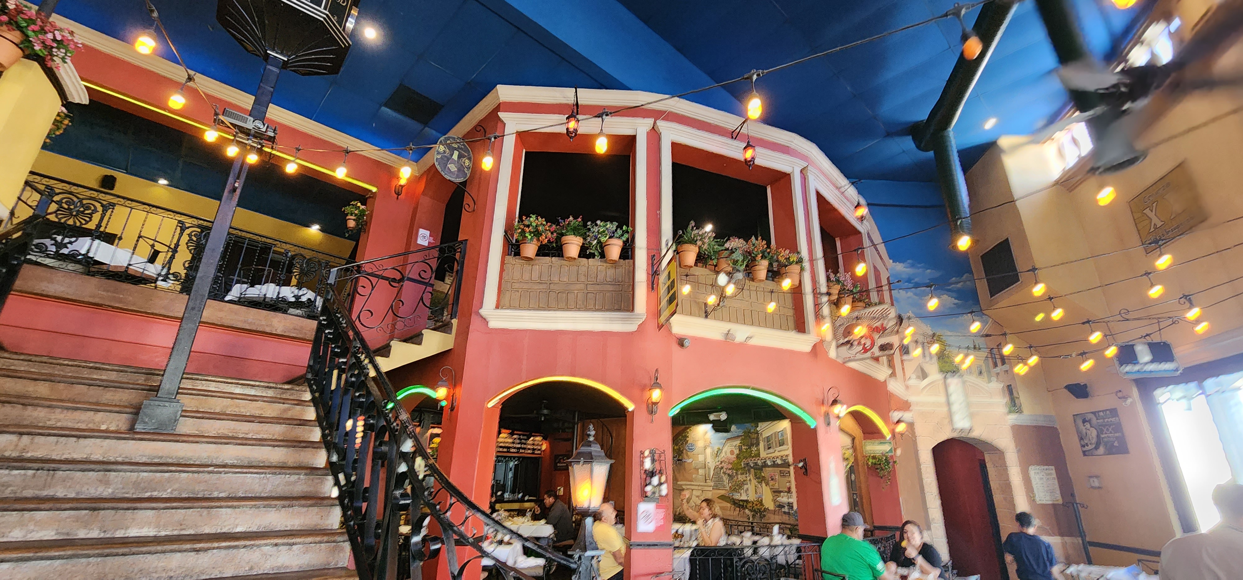 Restaurant El Marcos Nogales image 4