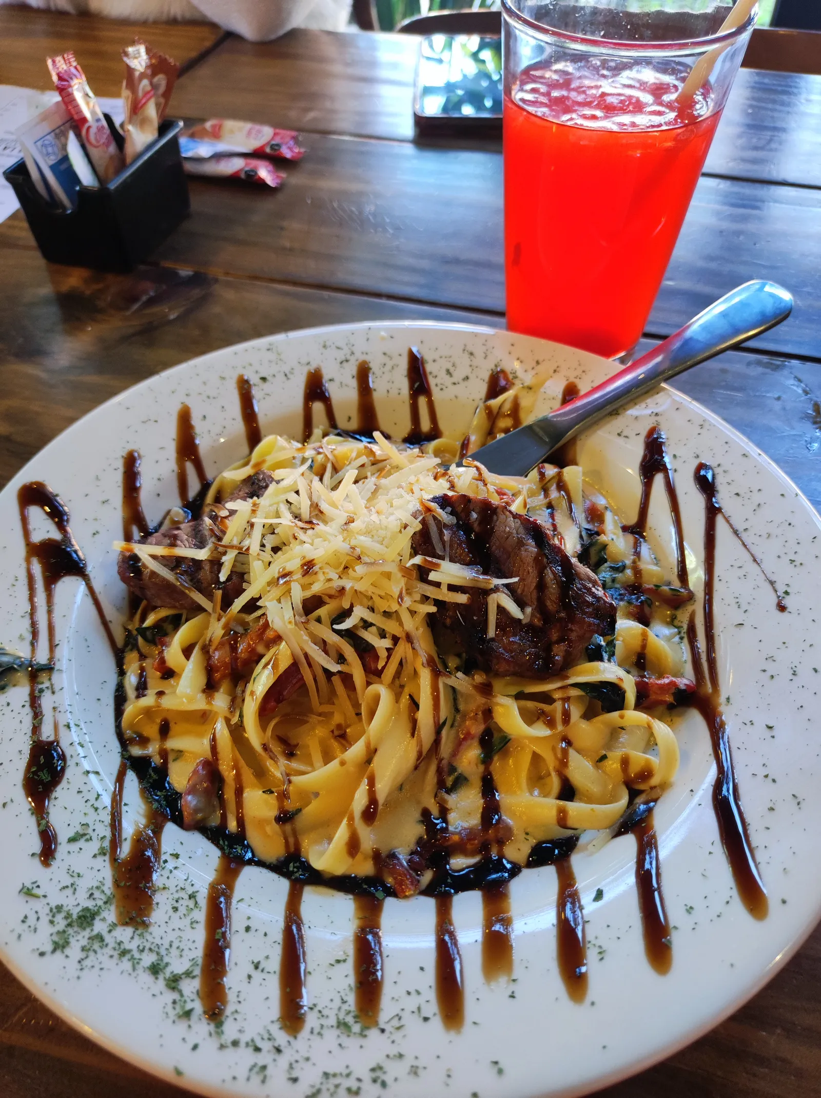 Dante's Eatery & Bar image 9