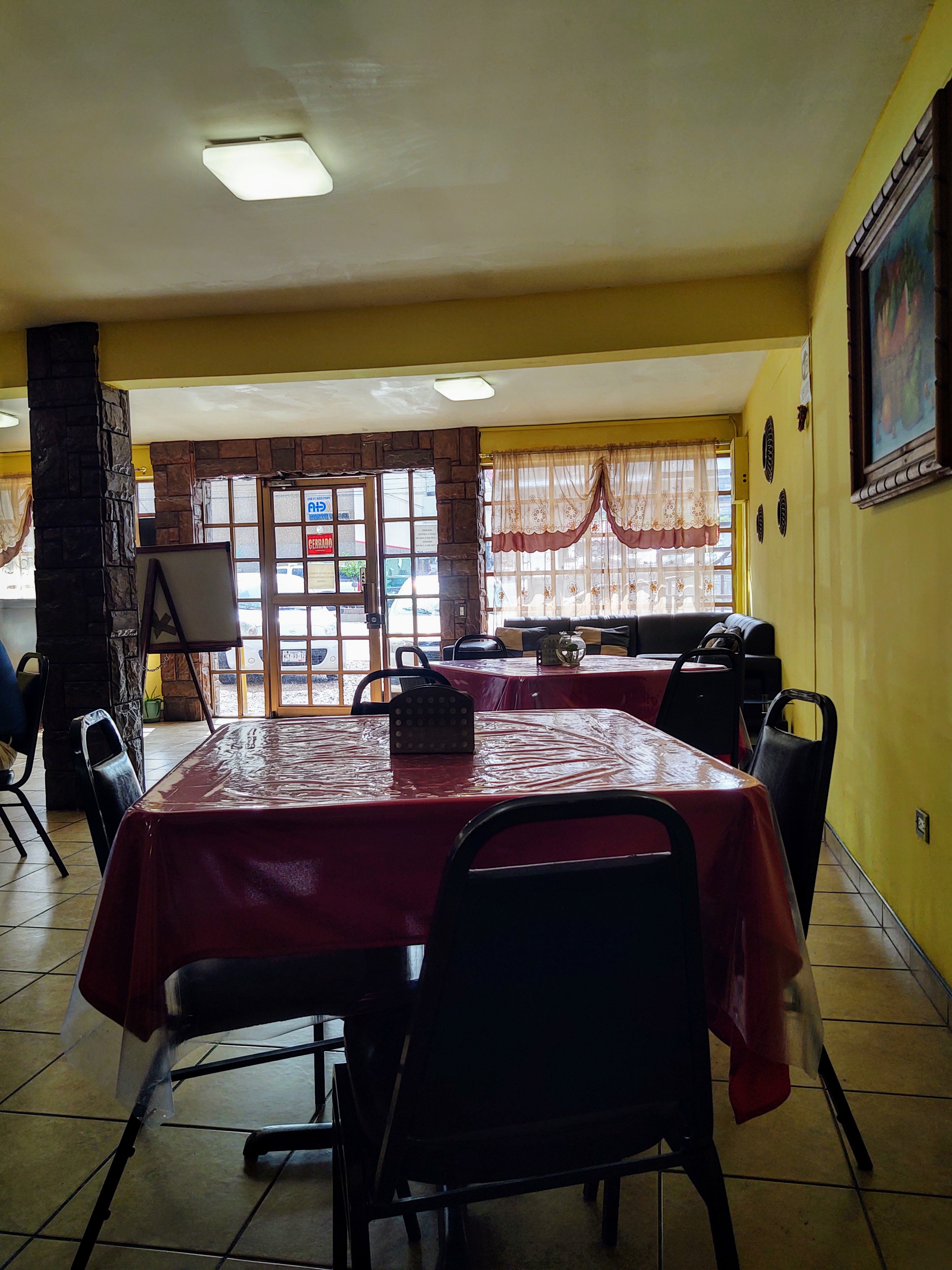 Los Pilares Restaurant image 8