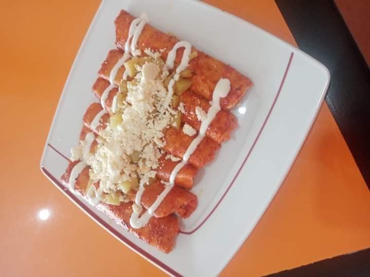 Lonchería serna image 5