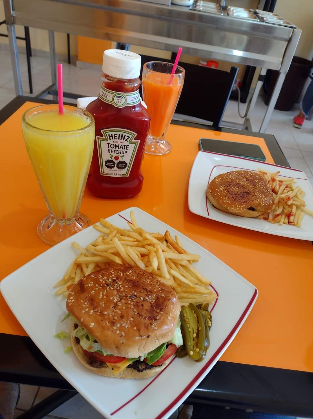 Lonchería serna image 6