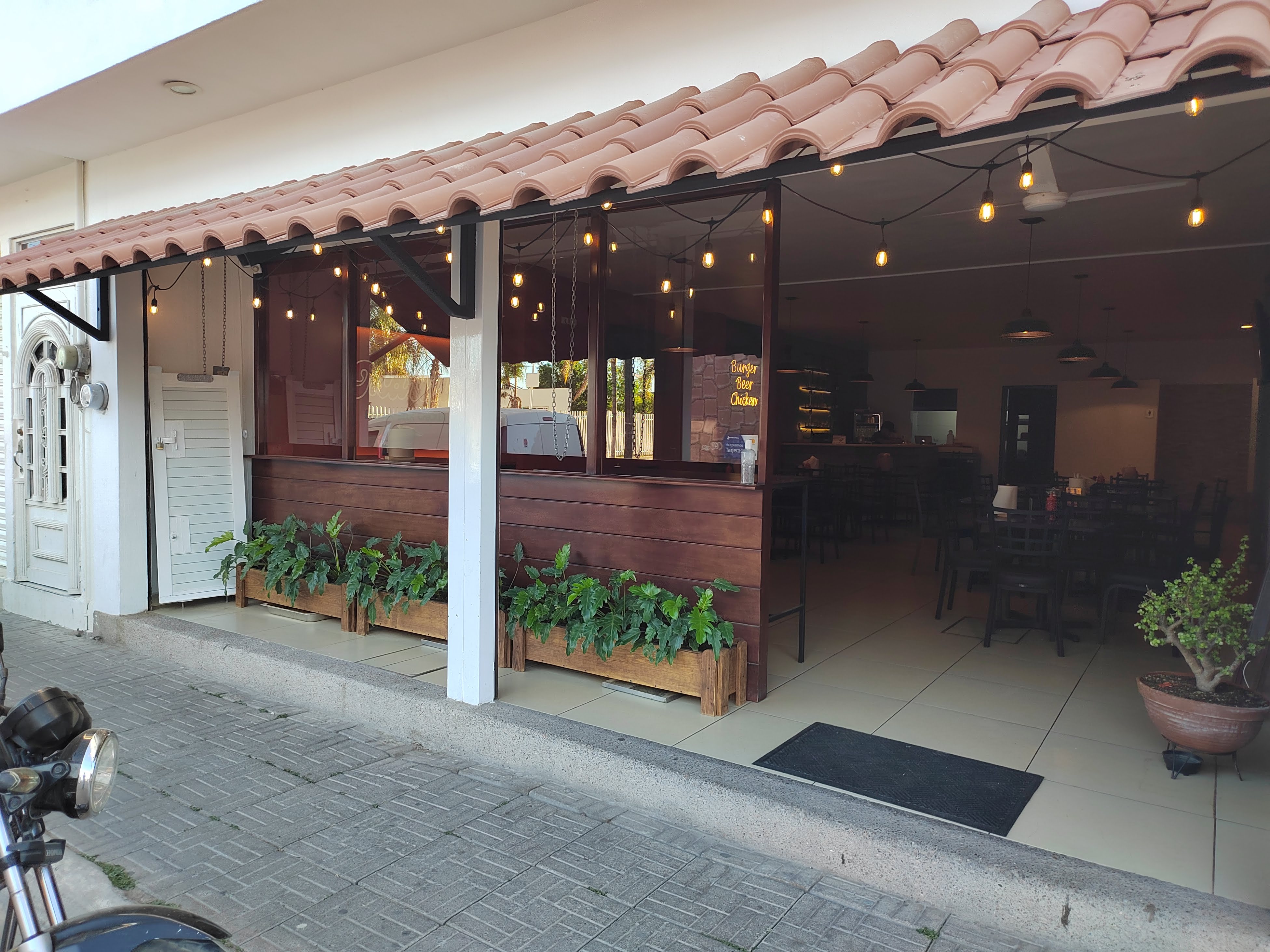 Mariel's Burguer image 1