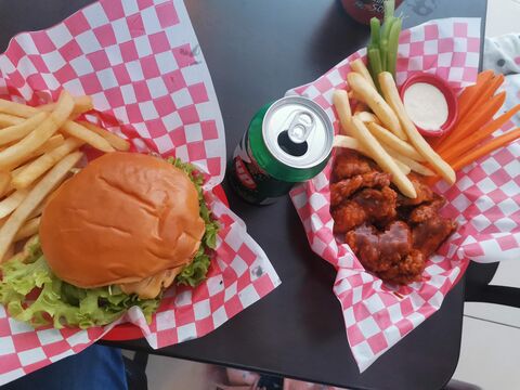 Mariel's Burguer image 3