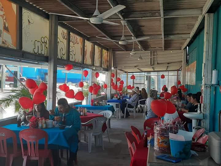 Mariscos el delfin image 1