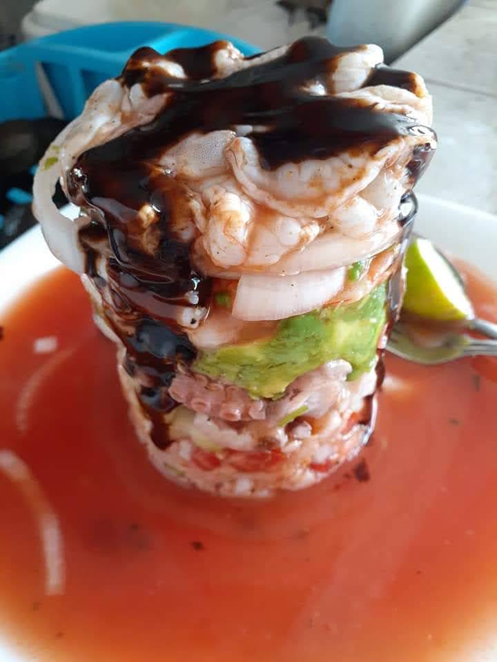 Mariscos el delfin image 8