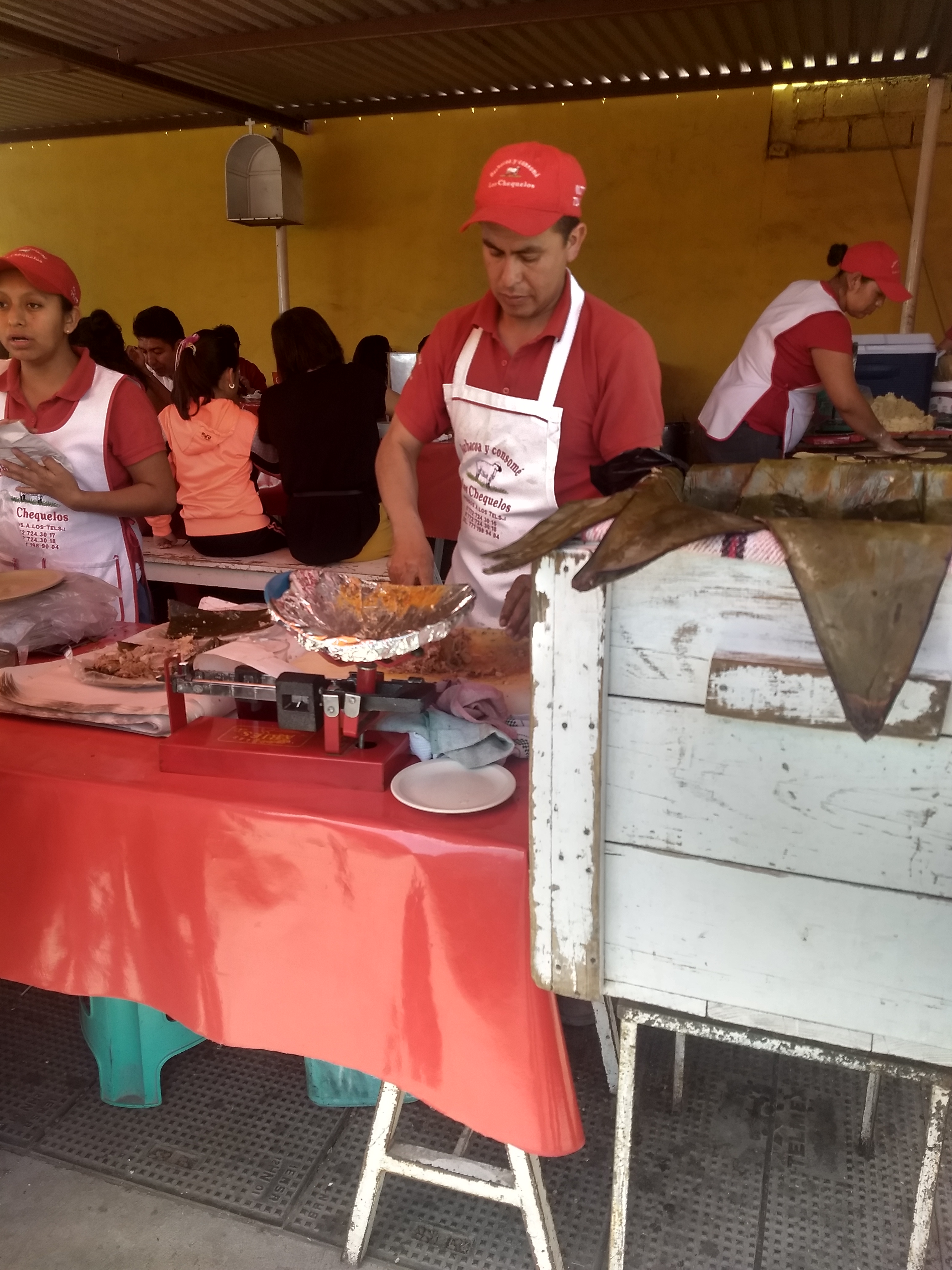 Barbacoa y Consomé ,Los Chequelos image 3