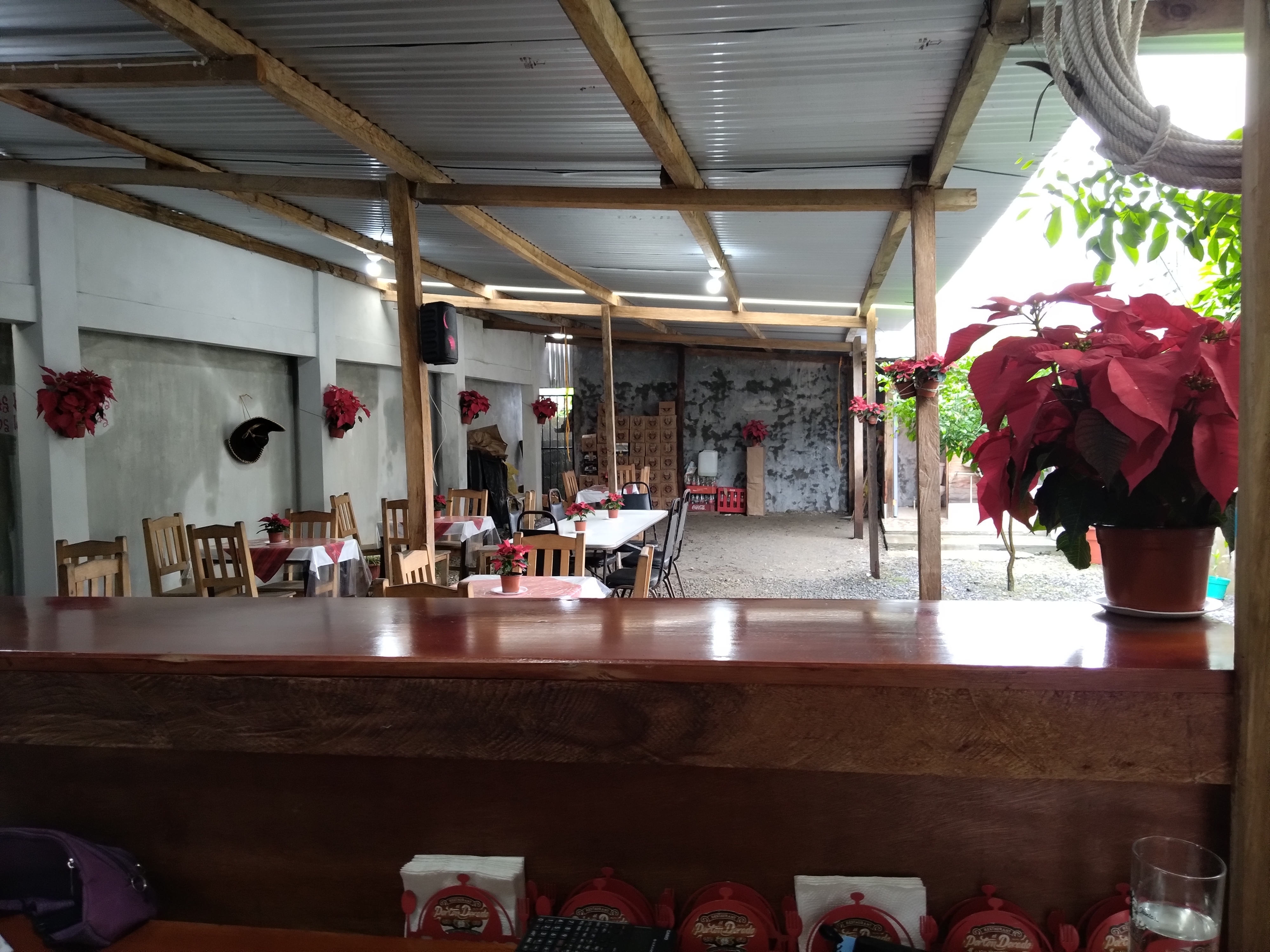 Restaurant Familiar "El PORTÒN DORADO" image 1