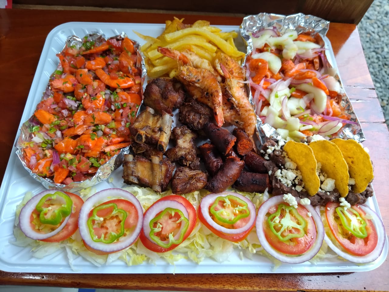 Restaurant Familiar "El PORTÒN DORADO" image 2