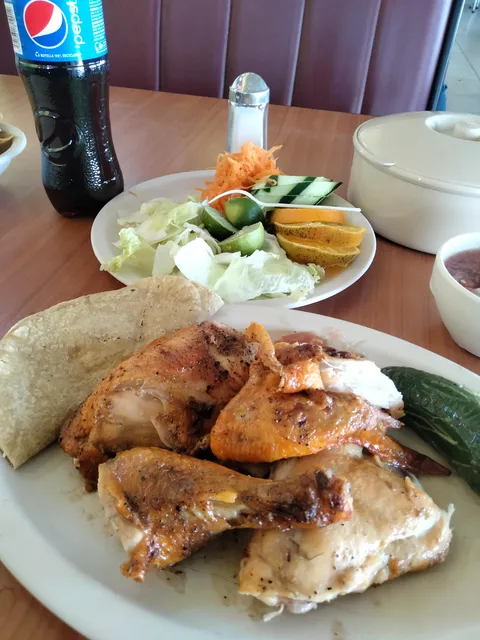 Pollo Feliz image 1