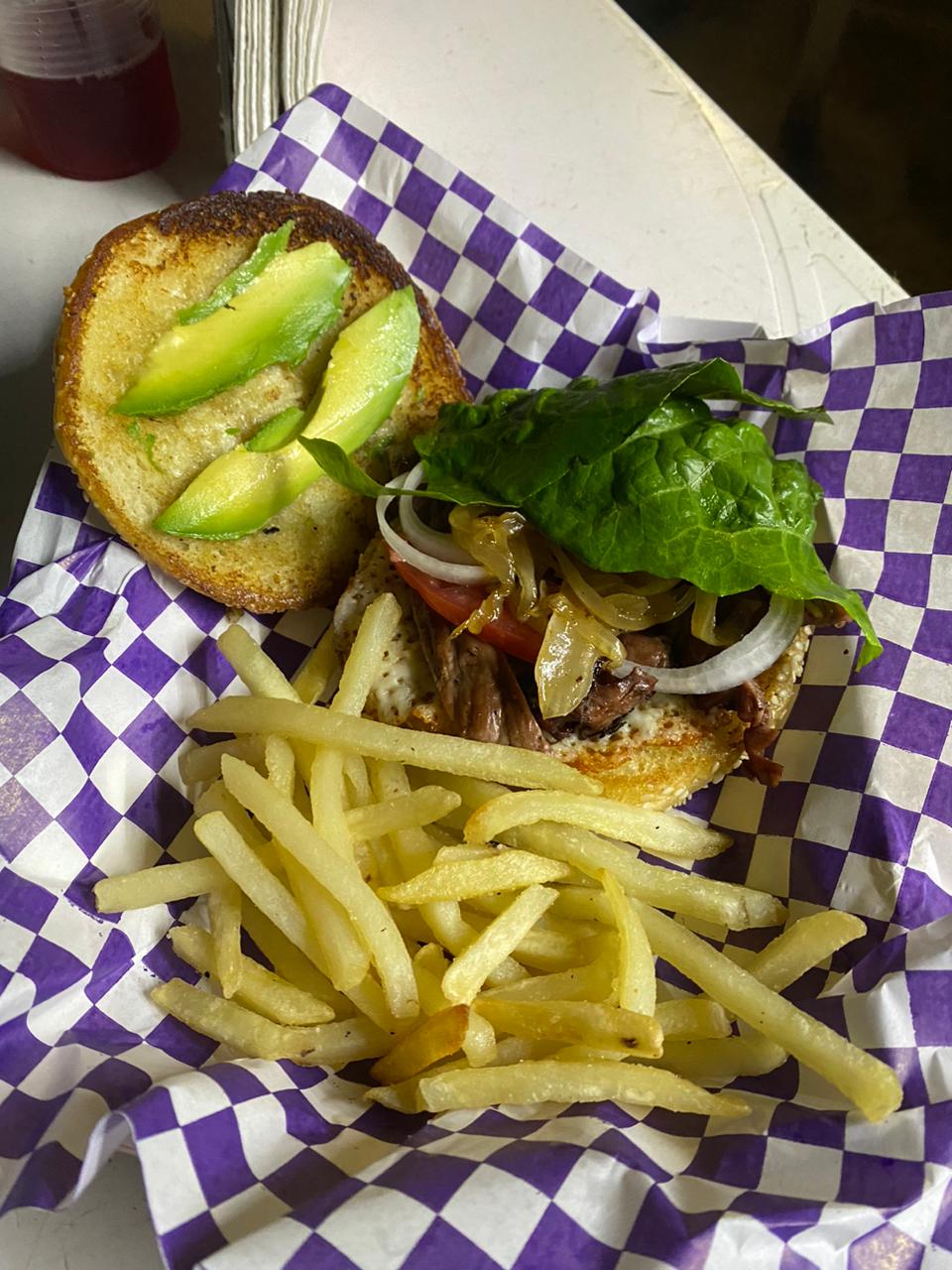 A&V hamburguesas y hotdogs image 3