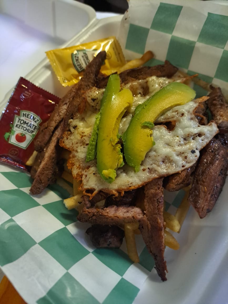 A&V hamburguesas y hotdogs image 8