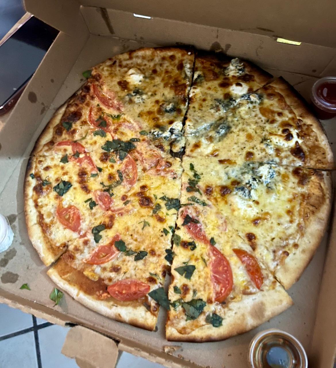 Pizzas/ las_perula image 2