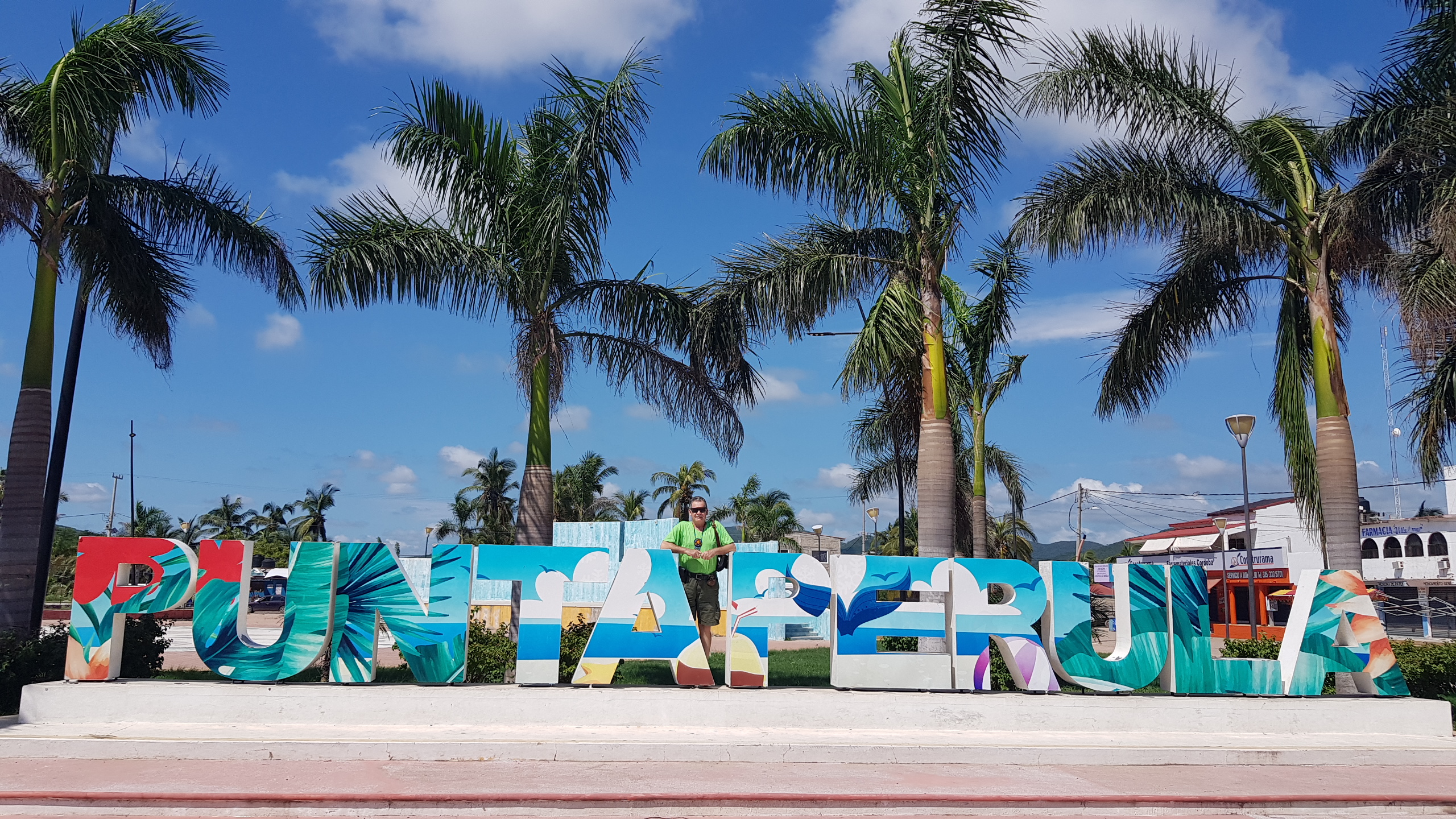 Carnitas y chicharrones la for image 2