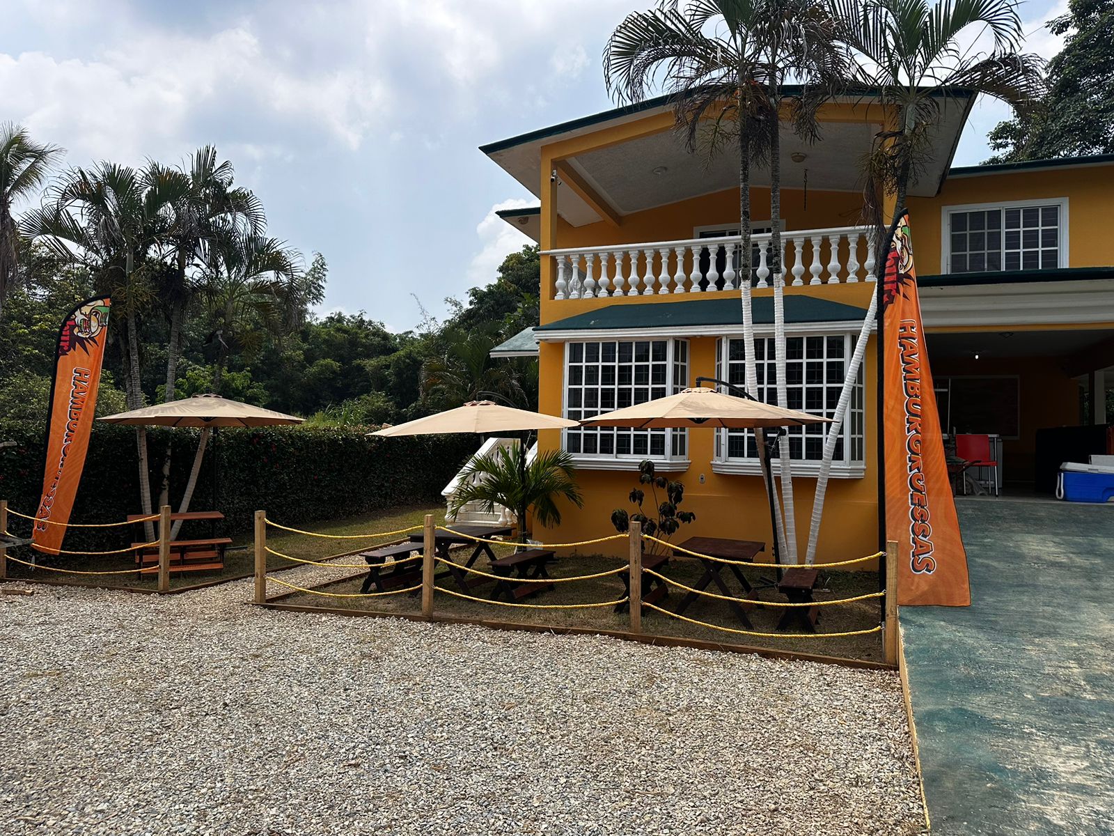 Las Hamburgruessas image 4