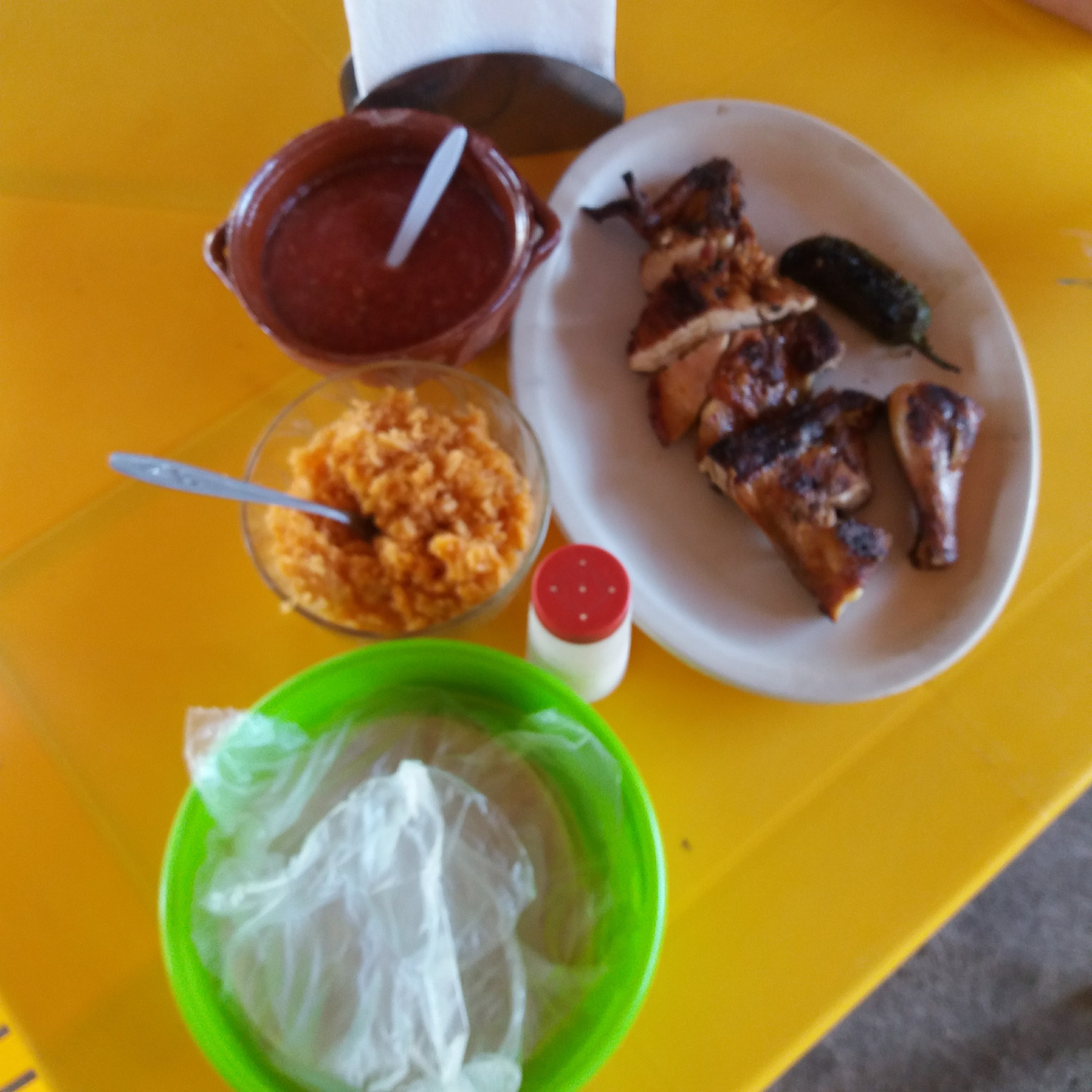 Super C loncheria y pollos image 7