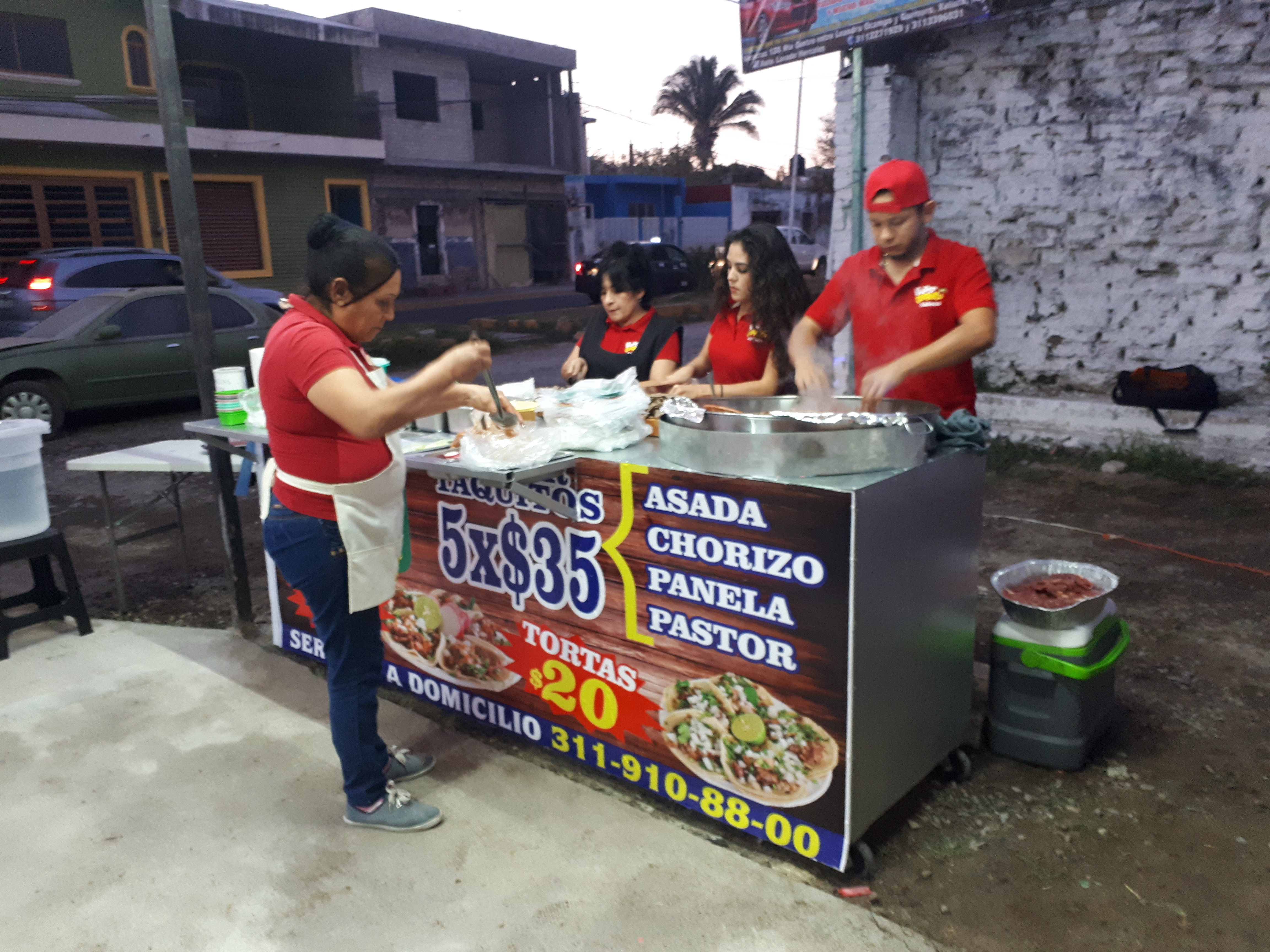 Taquitos de puerco horneado Los 3 hermanos image 8