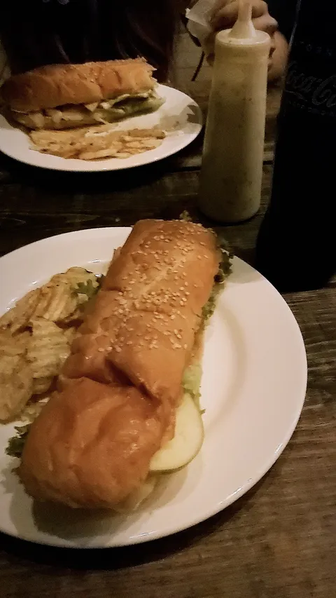 Los Baguettes Comida Urbana image 3
