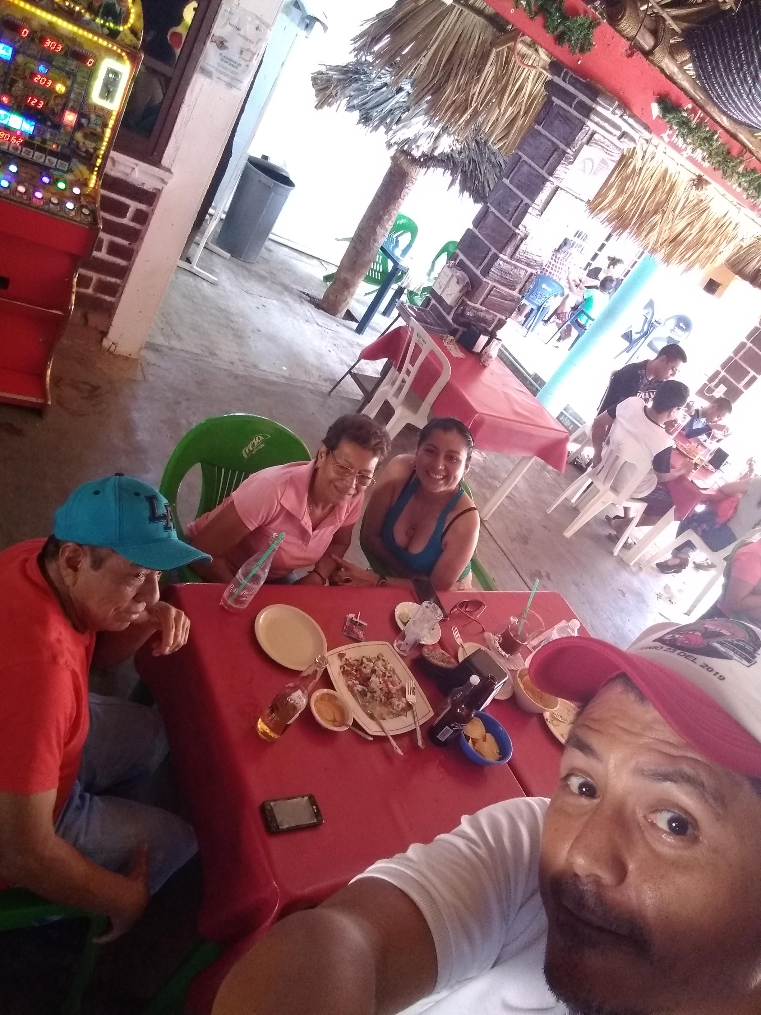 Restaurant de mariscos el carreton image 2