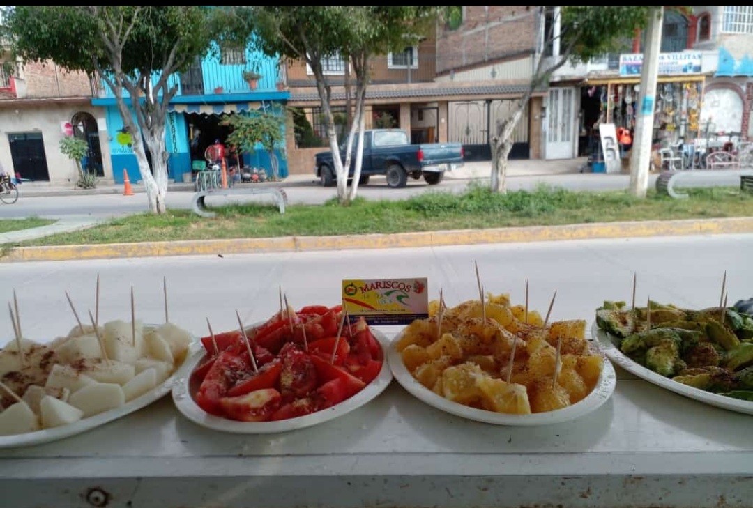 Mariscos La Ola Verde image 1