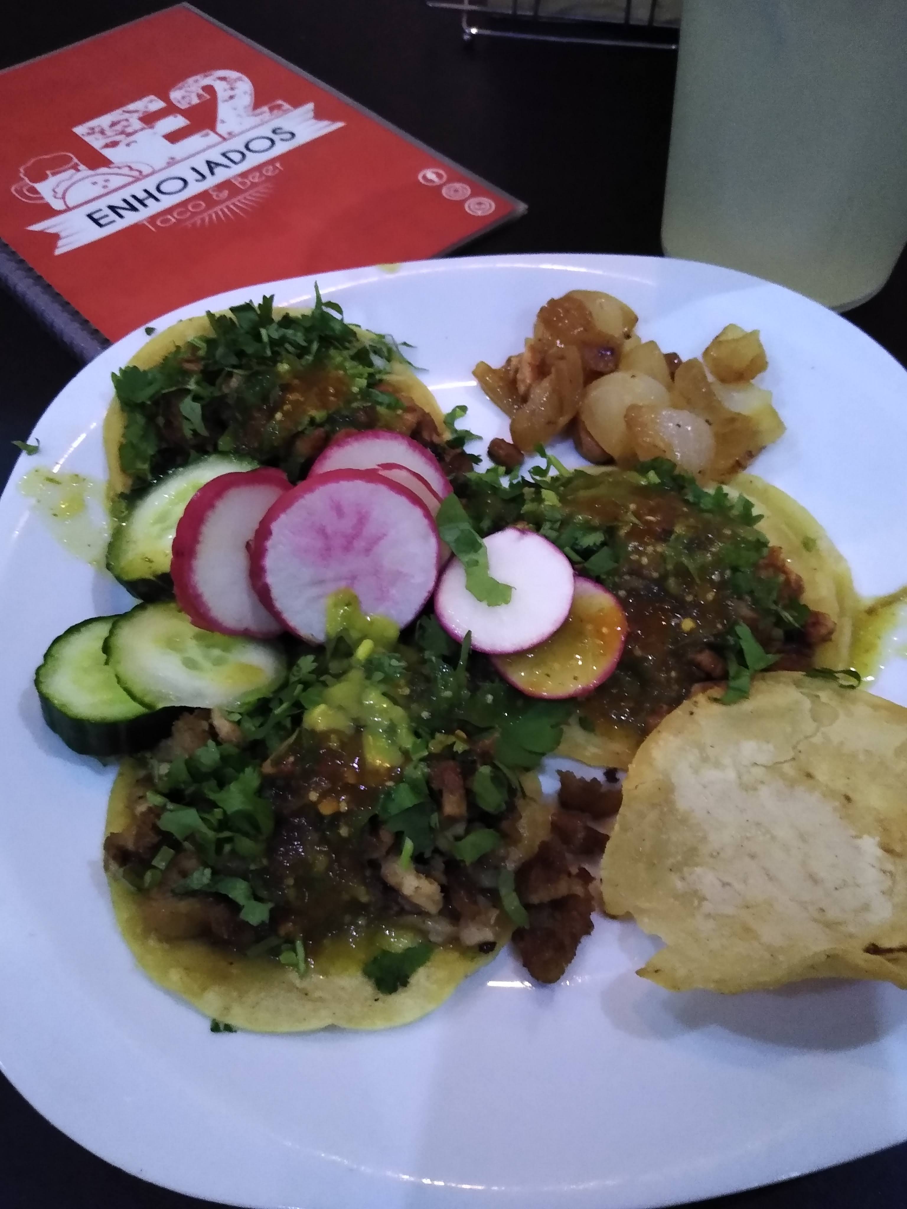 Enhojados Taco & Beer image 8