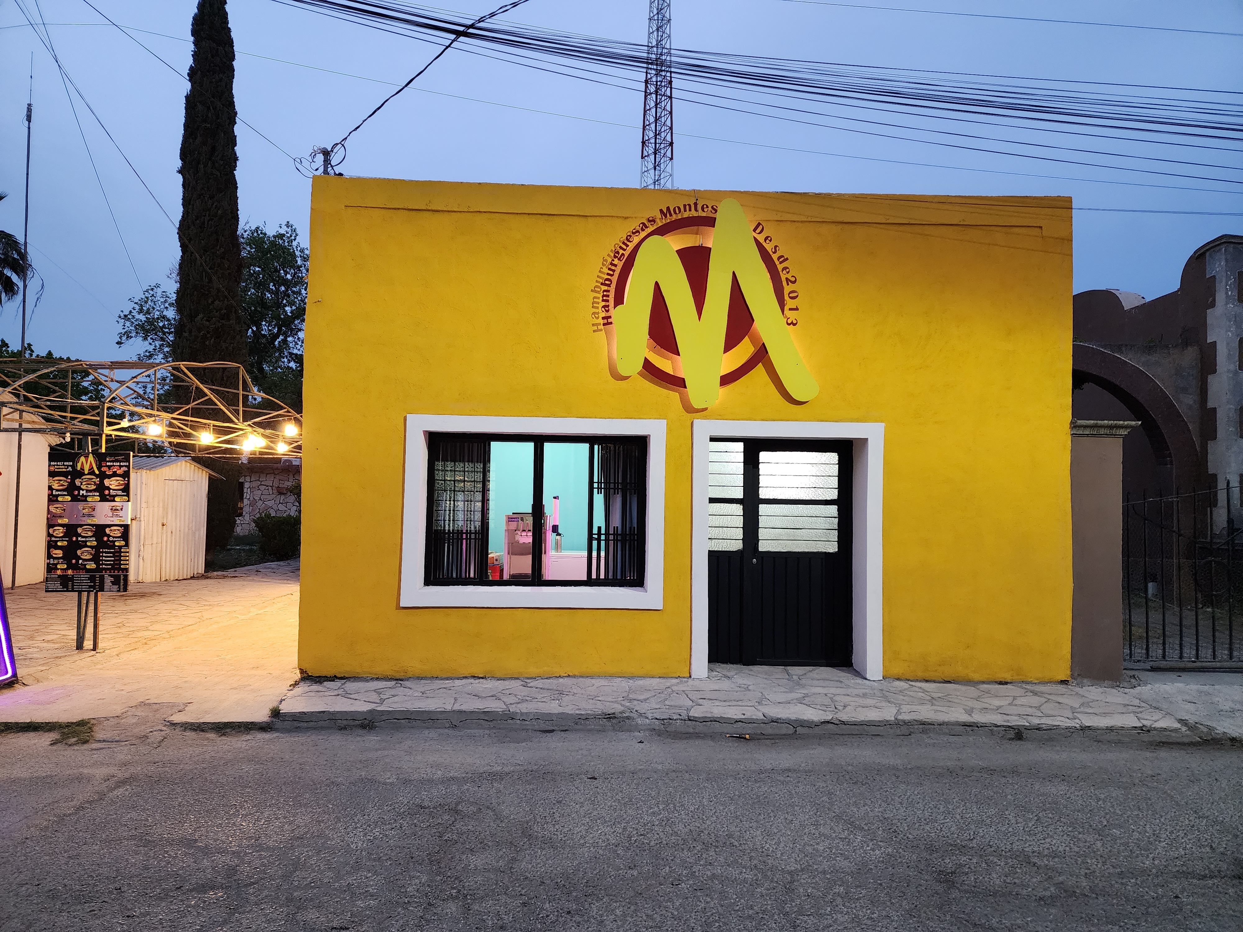 Hamburguesas Montes image 1