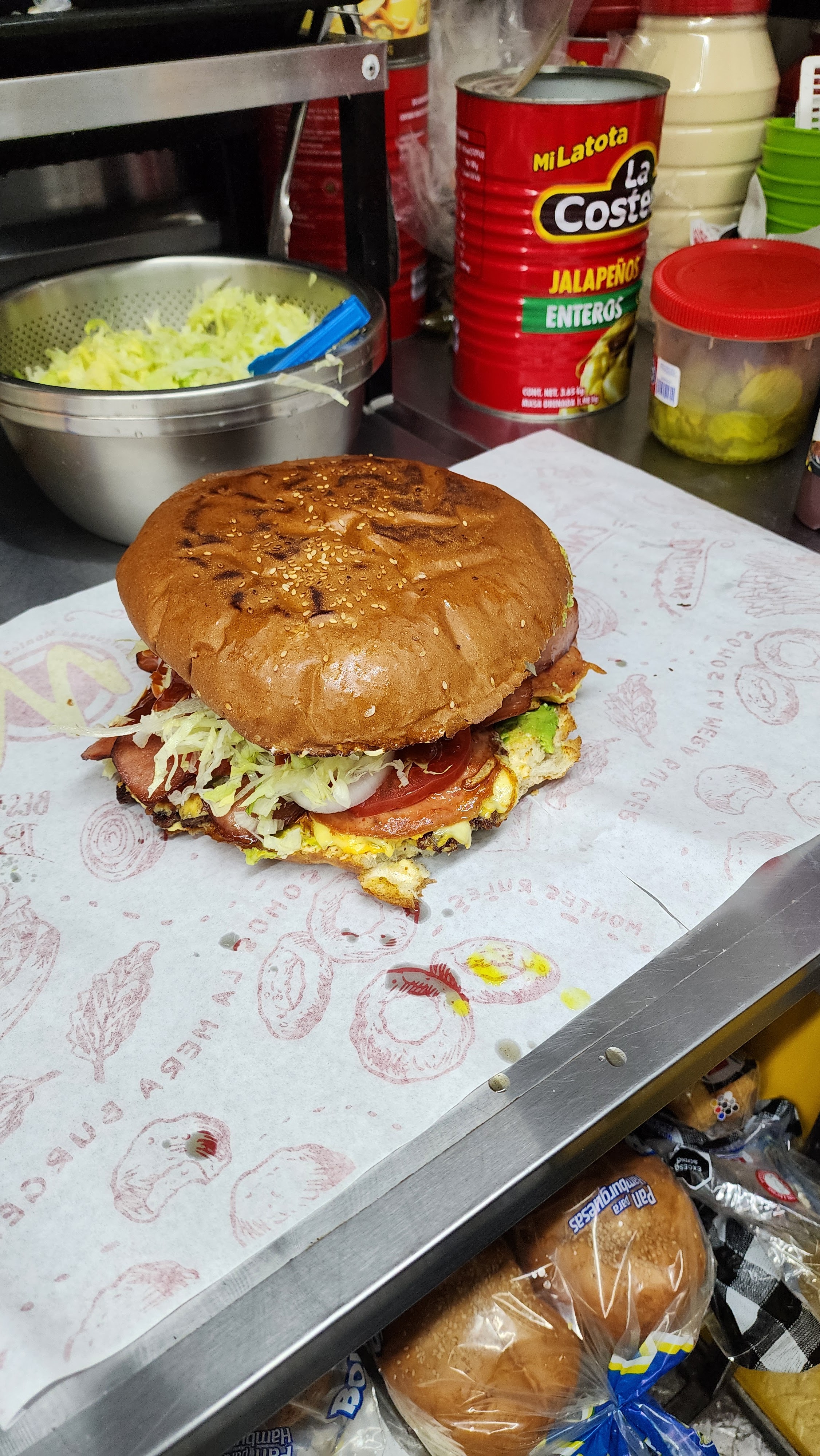 Hamburguesas Montes image 6