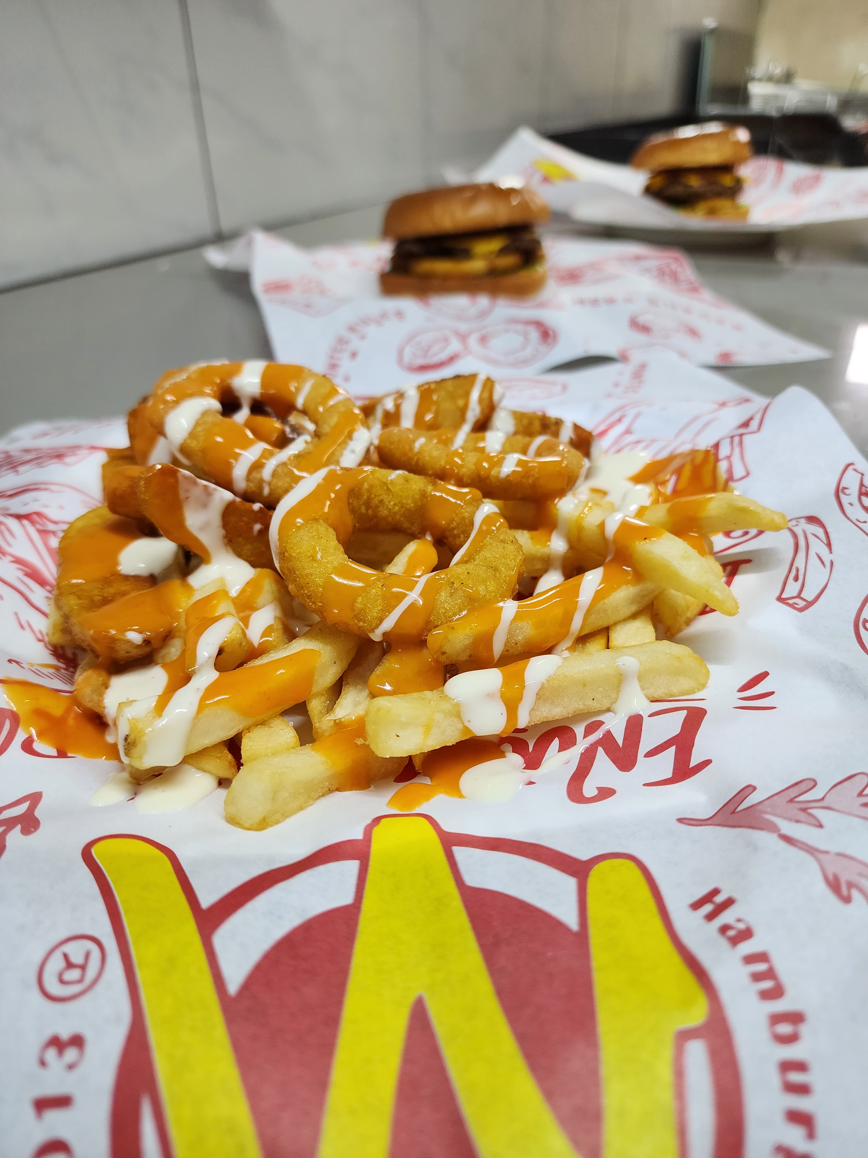 Hamburguesas Montes image 10